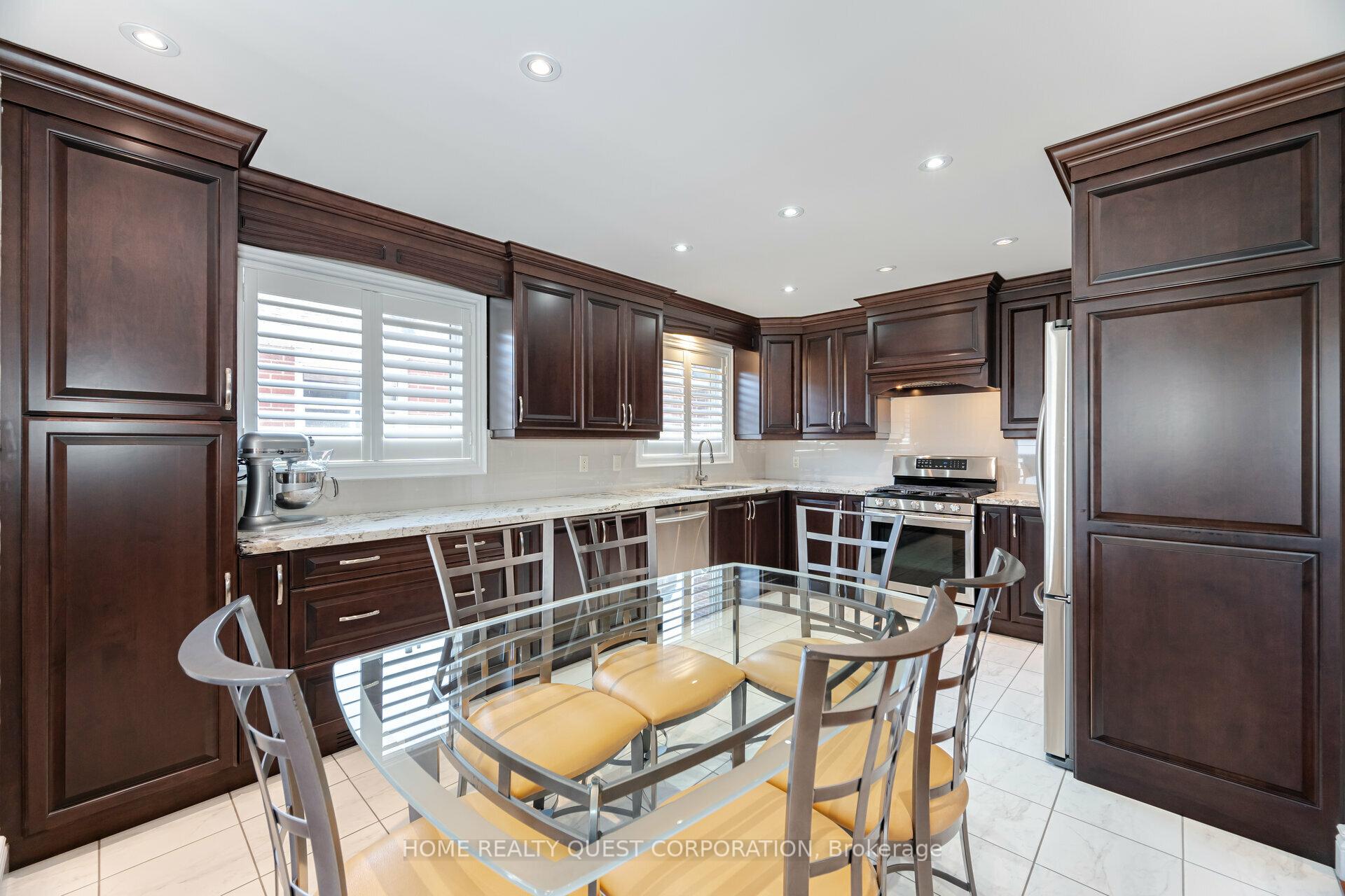 Photo 7 of 4190 Bishopstoke Lane, Mississauga, Rathwood — HOMEH