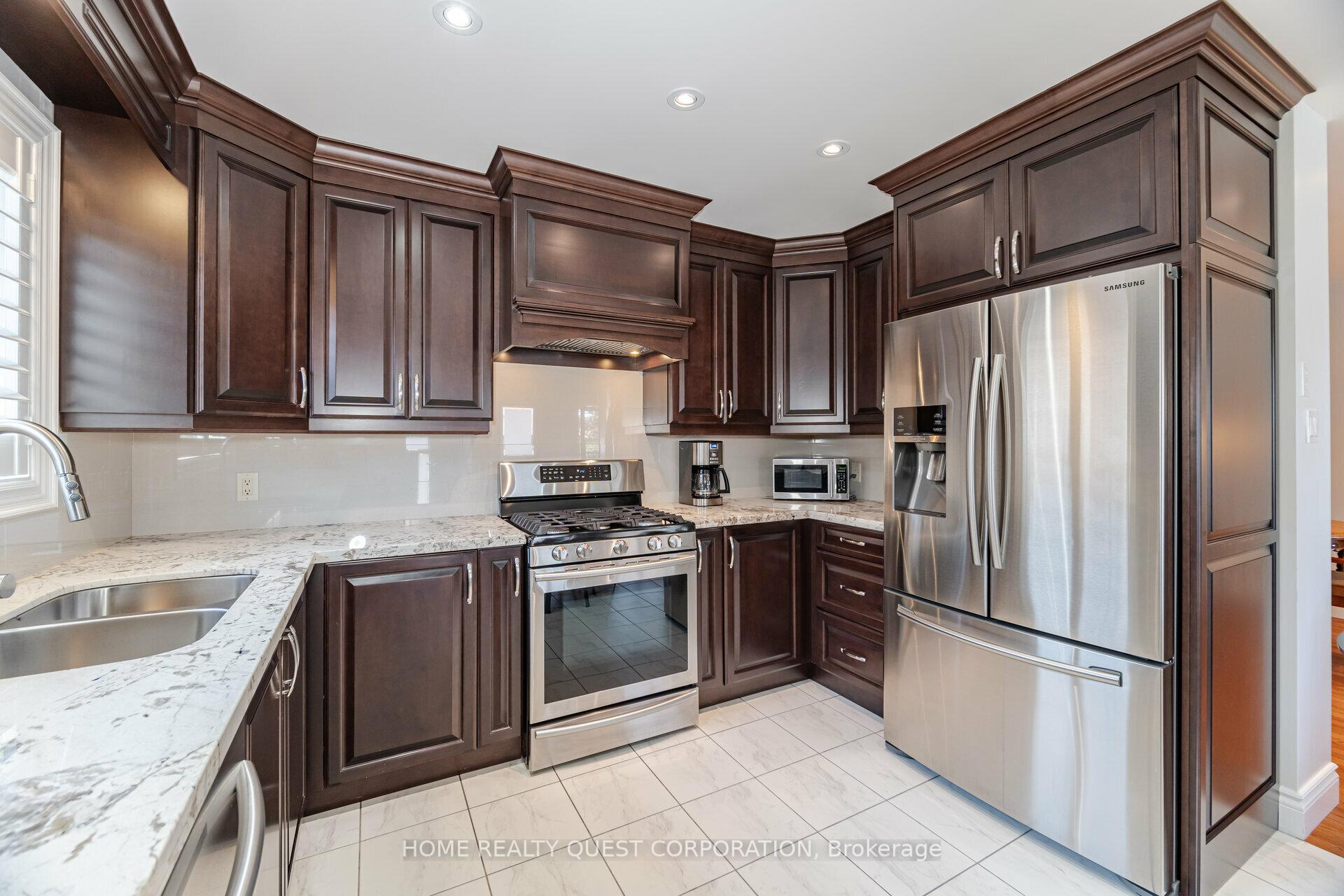 Photo 8 of 4190 Bishopstoke Lane, Mississauga, Rathwood — HOMEH