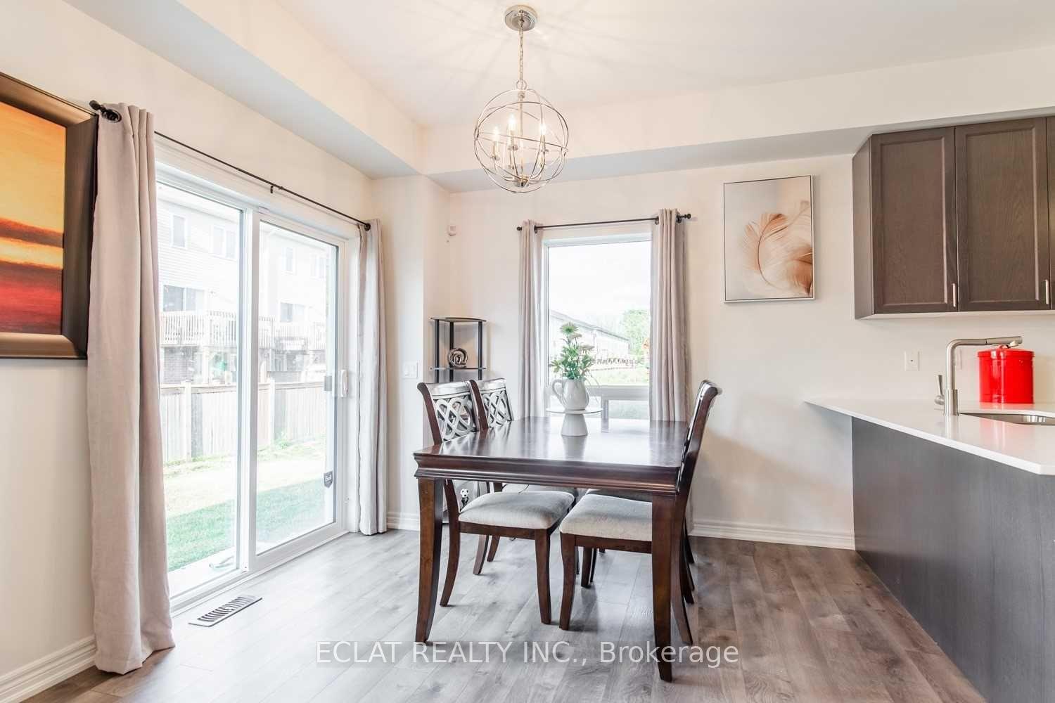Photo 4 of 82 Bradbury Road, Hamilton, Stoney Creek — HOMEH