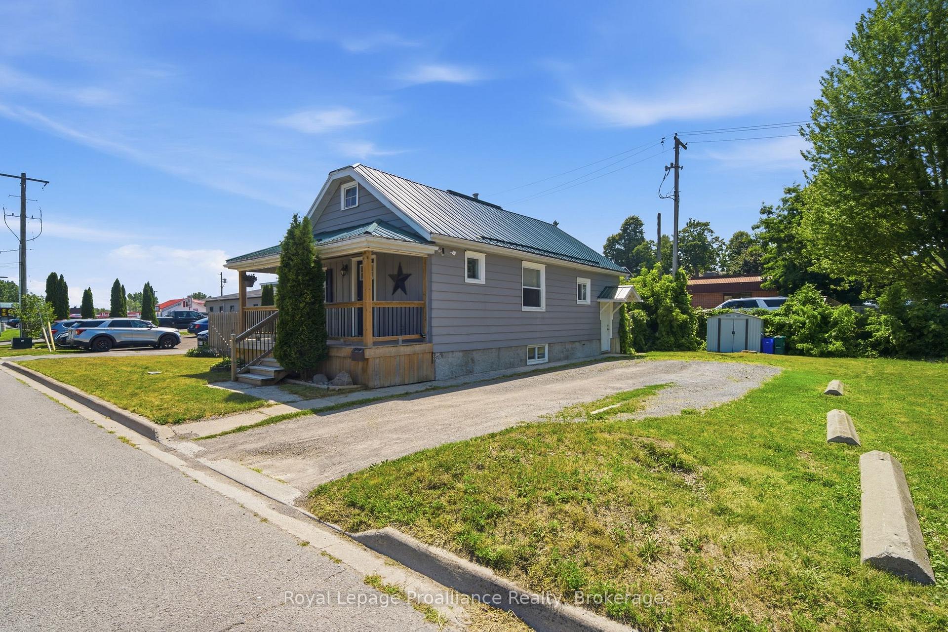 Photo 5 of 22 Flindall Street, Quinte West, Trenton Ward — HOMEH