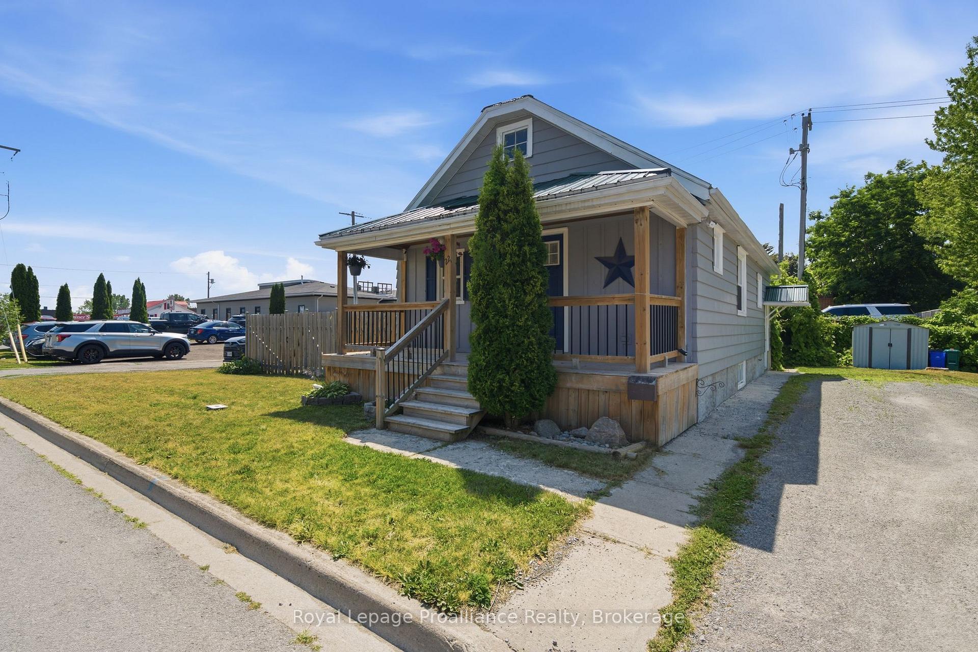 Photo 6 of 22 Flindall Street, Quinte West, Trenton Ward — HOMEH