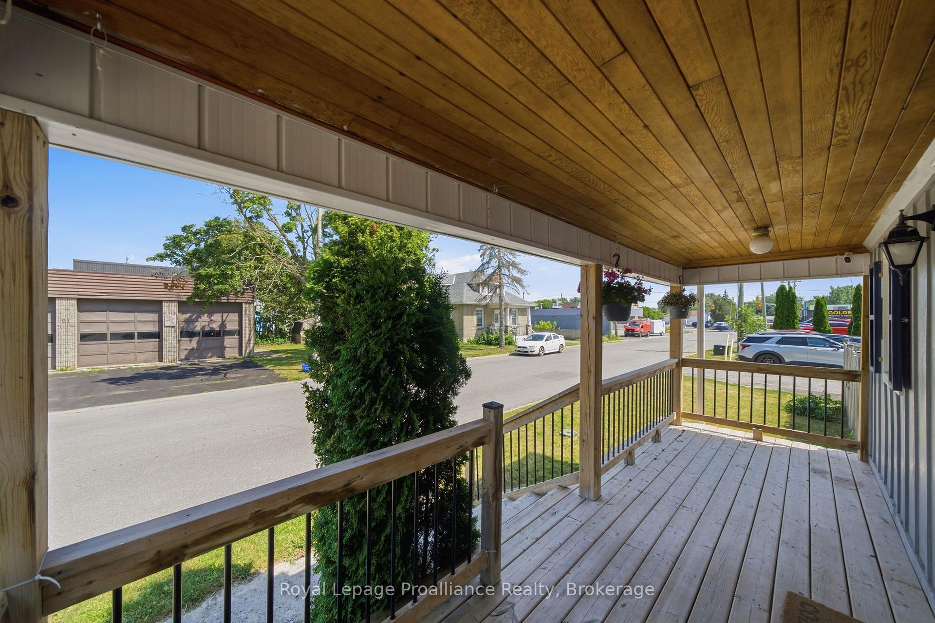 Photo 8 of 22 Flindall Street, Quinte West, Trenton Ward — HOMEH