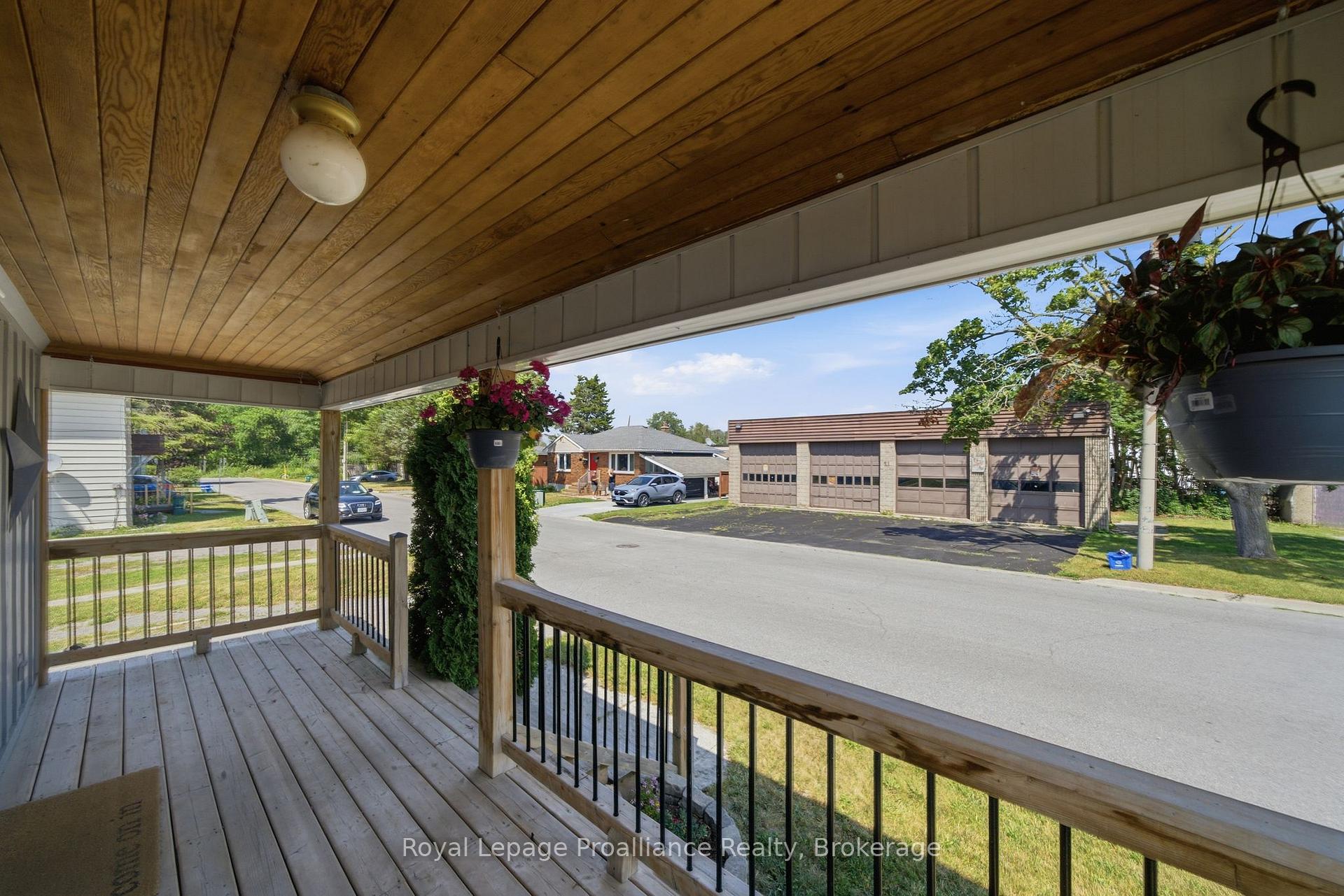 Photo 10 of 22 Flindall Street, Quinte West, Trenton Ward — HOMEH