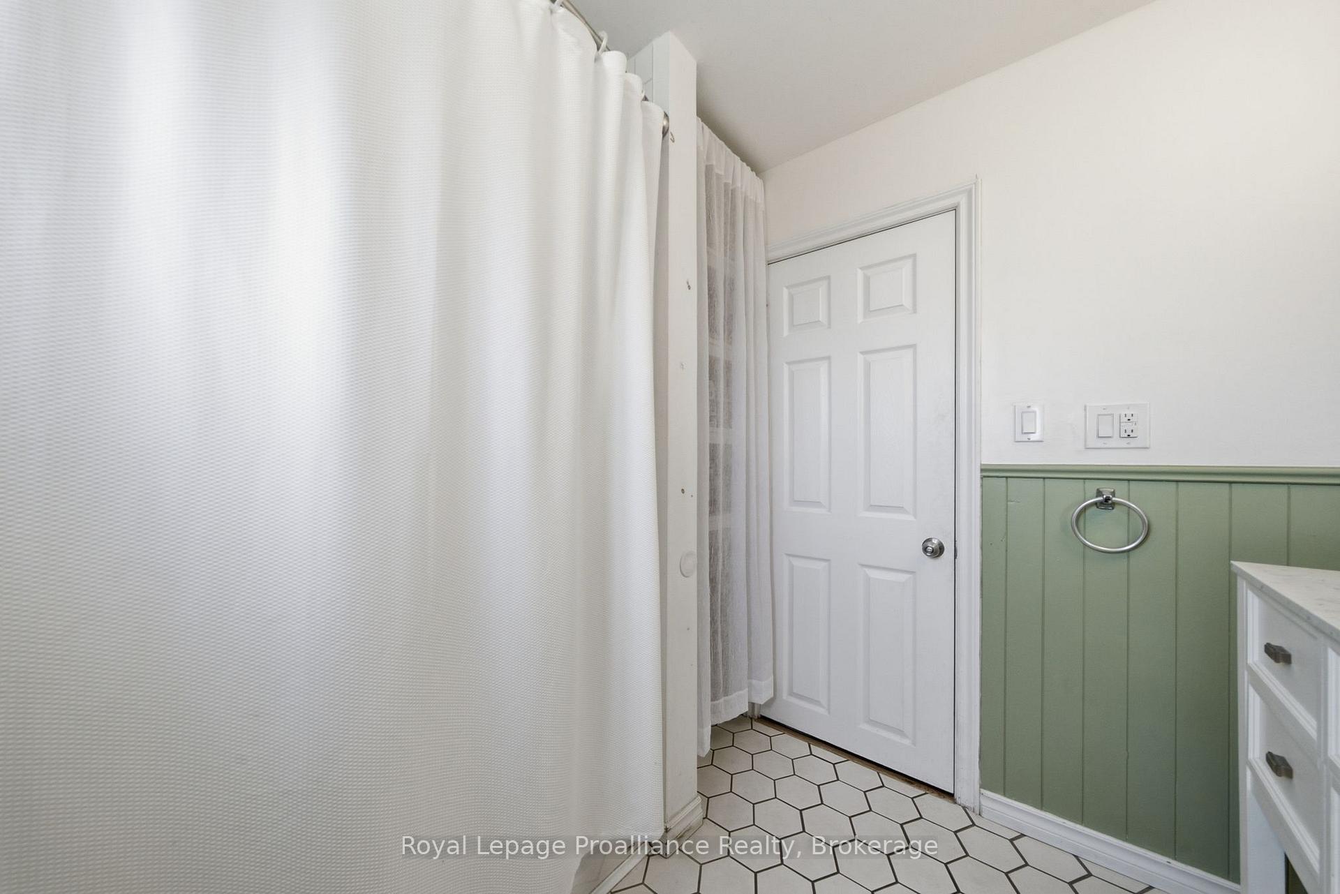 Photo 26 of 22 Flindall Street, Quinte West, Trenton Ward — HOMEH