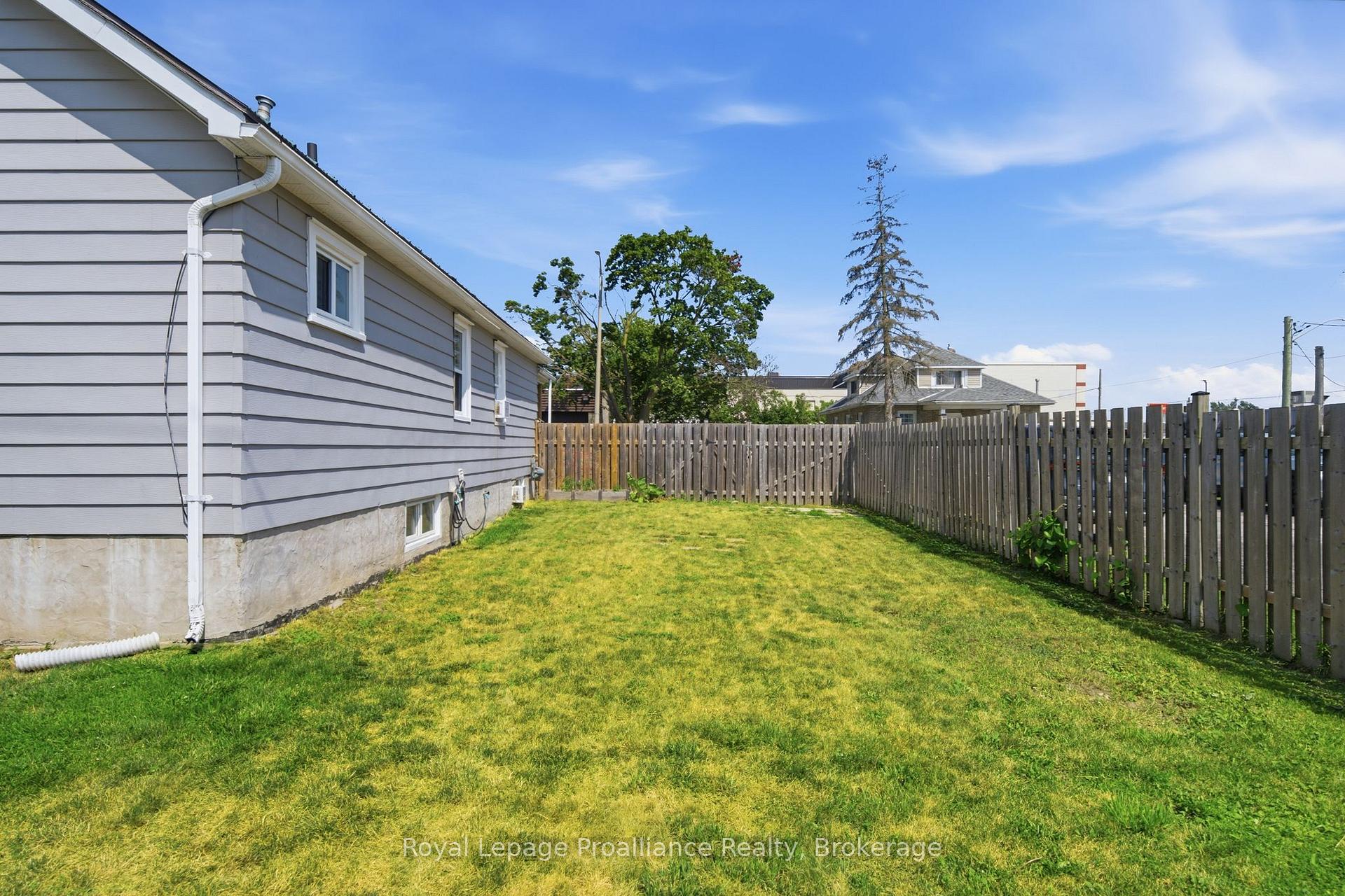 Photo 46 of 22 Flindall Street, Quinte West, Trenton Ward — HOMEH