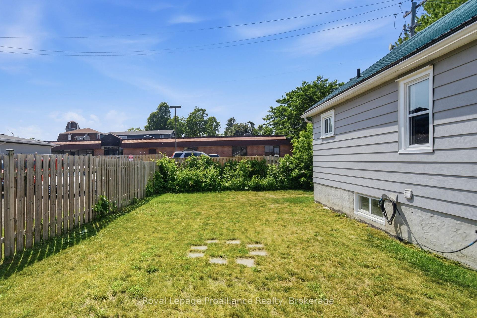 Photo 48 of 22 Flindall Street, Quinte West, Trenton Ward — HOMEH