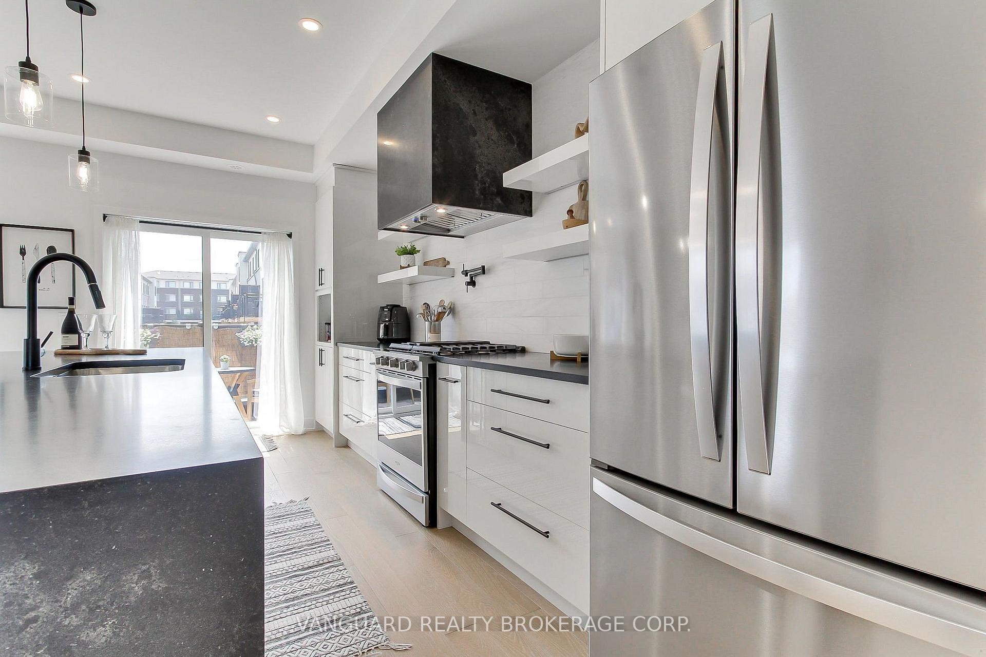 Photo 9 of 146 Landsbridge Street, Caledon, Bolton East — HOMEH