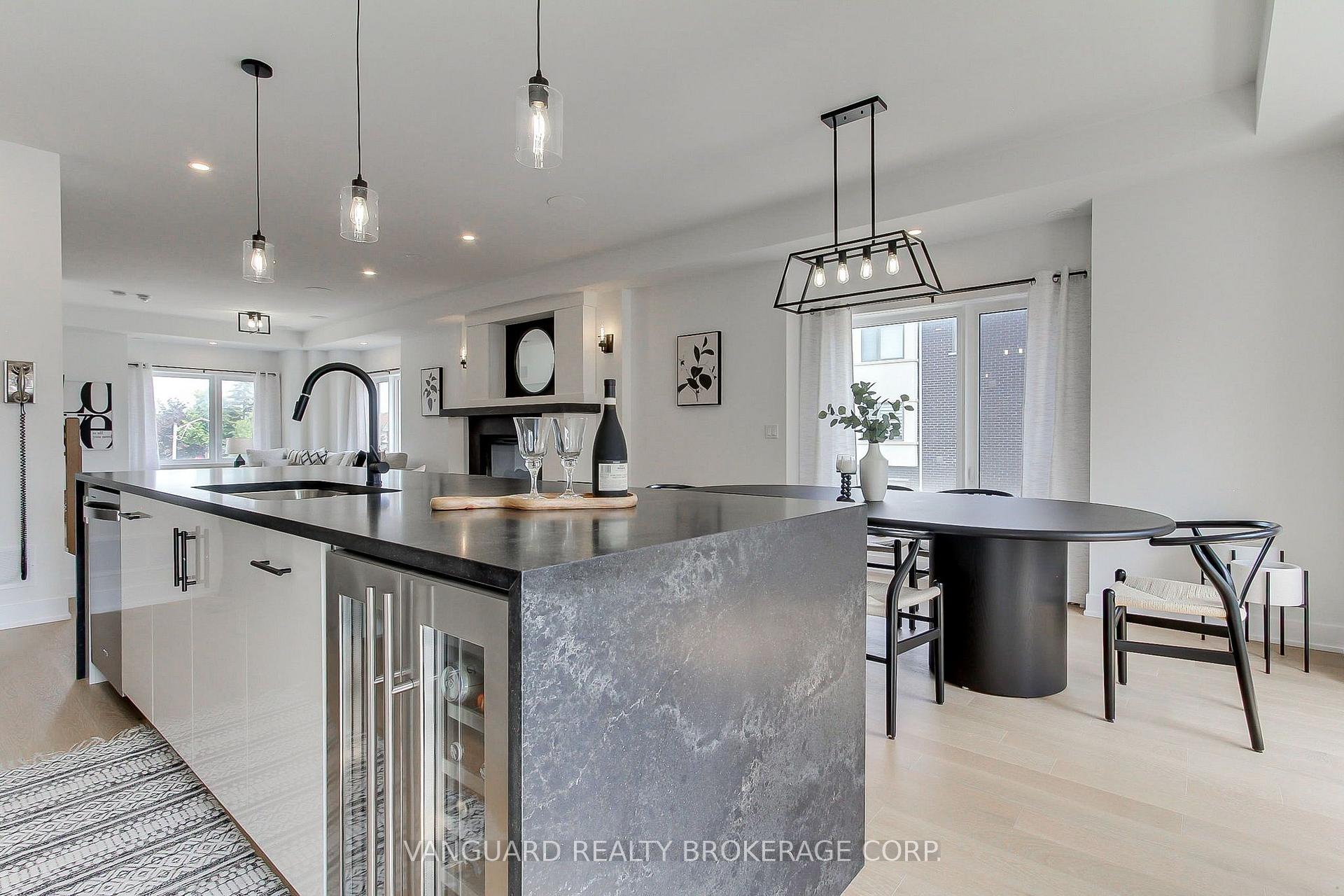 Photo 10 of 146 Landsbridge Street, Caledon, Bolton East — HOMEH