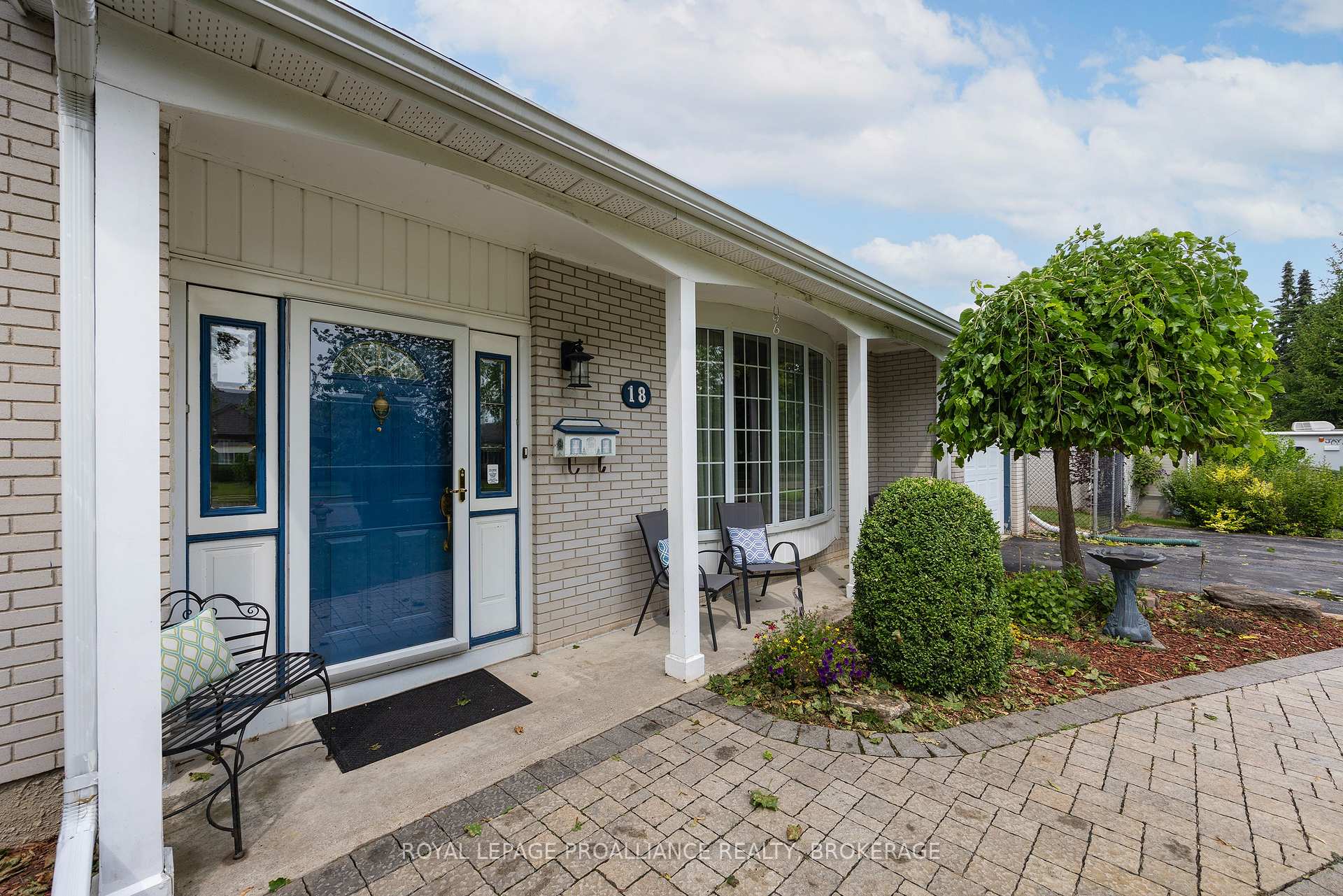 Photo 3 of 18 Casterton Avenue, Kingston, Central City West — HOMEH
