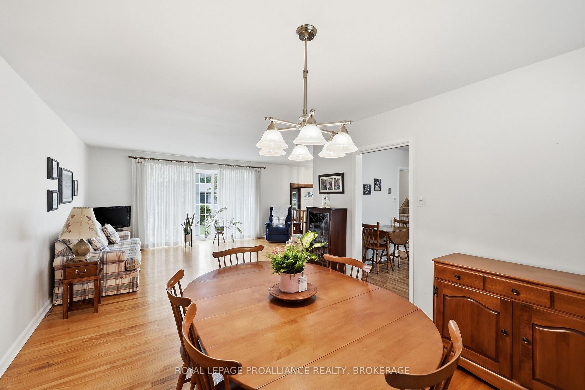 Photo 8 of 18 Casterton Avenue, Kingston, Central City West — HOMEH