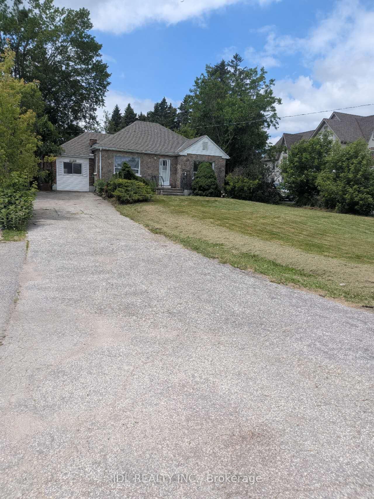 Photo 3 of 7900 Yonge Street, Innisfil, Stroud — HOMEH