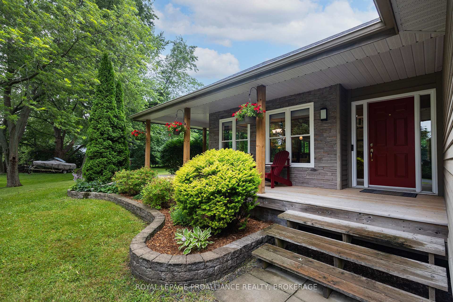 Photo 2 of 124 Park Street, Greater Napanee, Greater Napanee — HOMEH