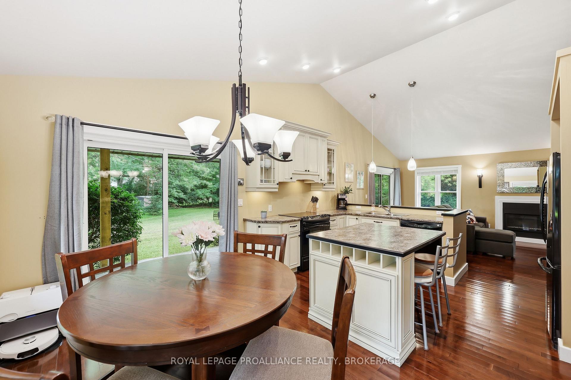 Photo 5 of 124 Park Street, Greater Napanee, Greater Napanee — HOMEH