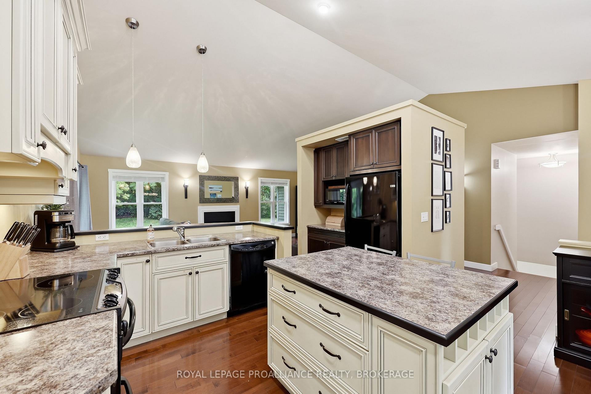 Photo 7 of 124 Park Street, Greater Napanee, Greater Napanee — HOMEH