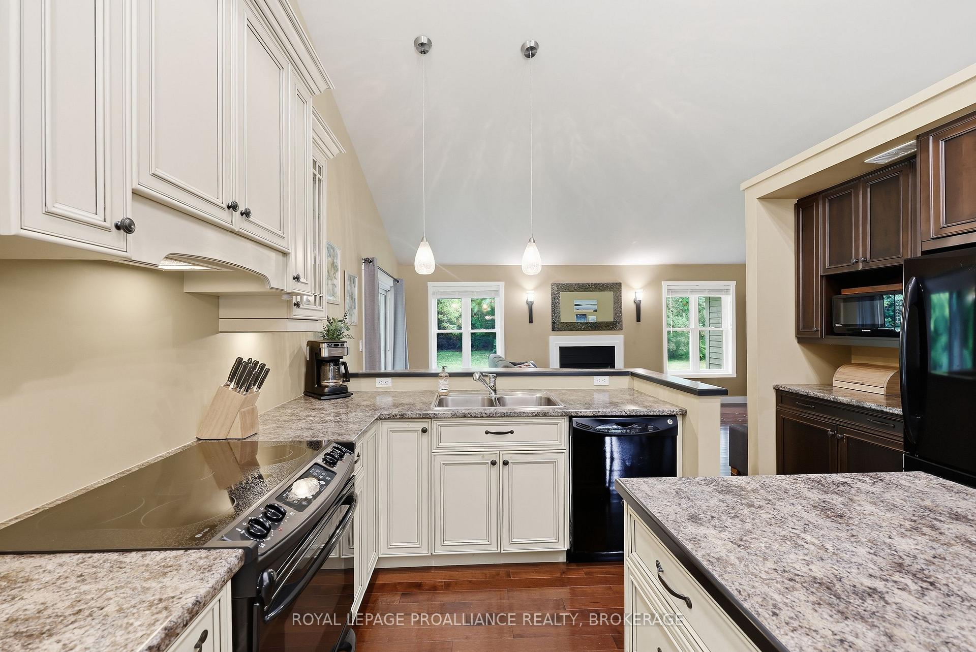 Photo 8 of 124 Park Street, Greater Napanee, Greater Napanee — HOMEH