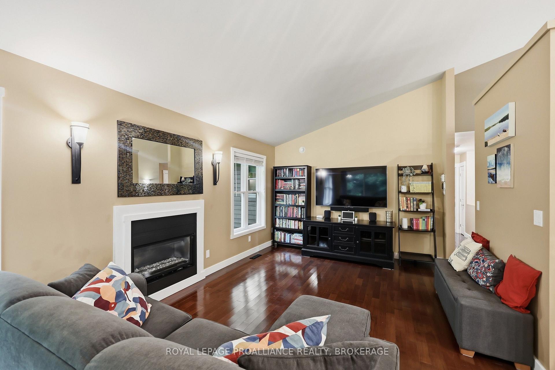 Photo 12 of 124 Park Street, Greater Napanee, Greater Napanee — HOMEH