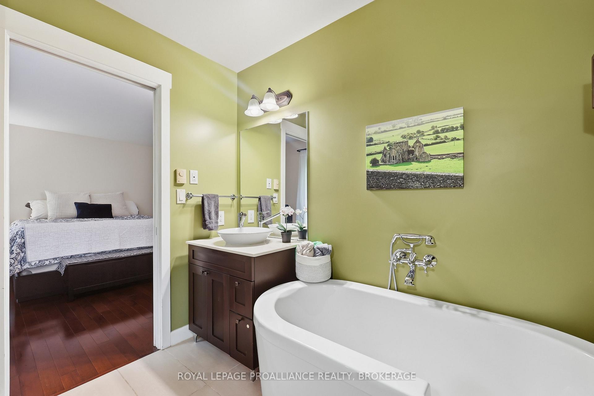 Photo 19 of 124 Park Street, Greater Napanee, Greater Napanee — HOMEH