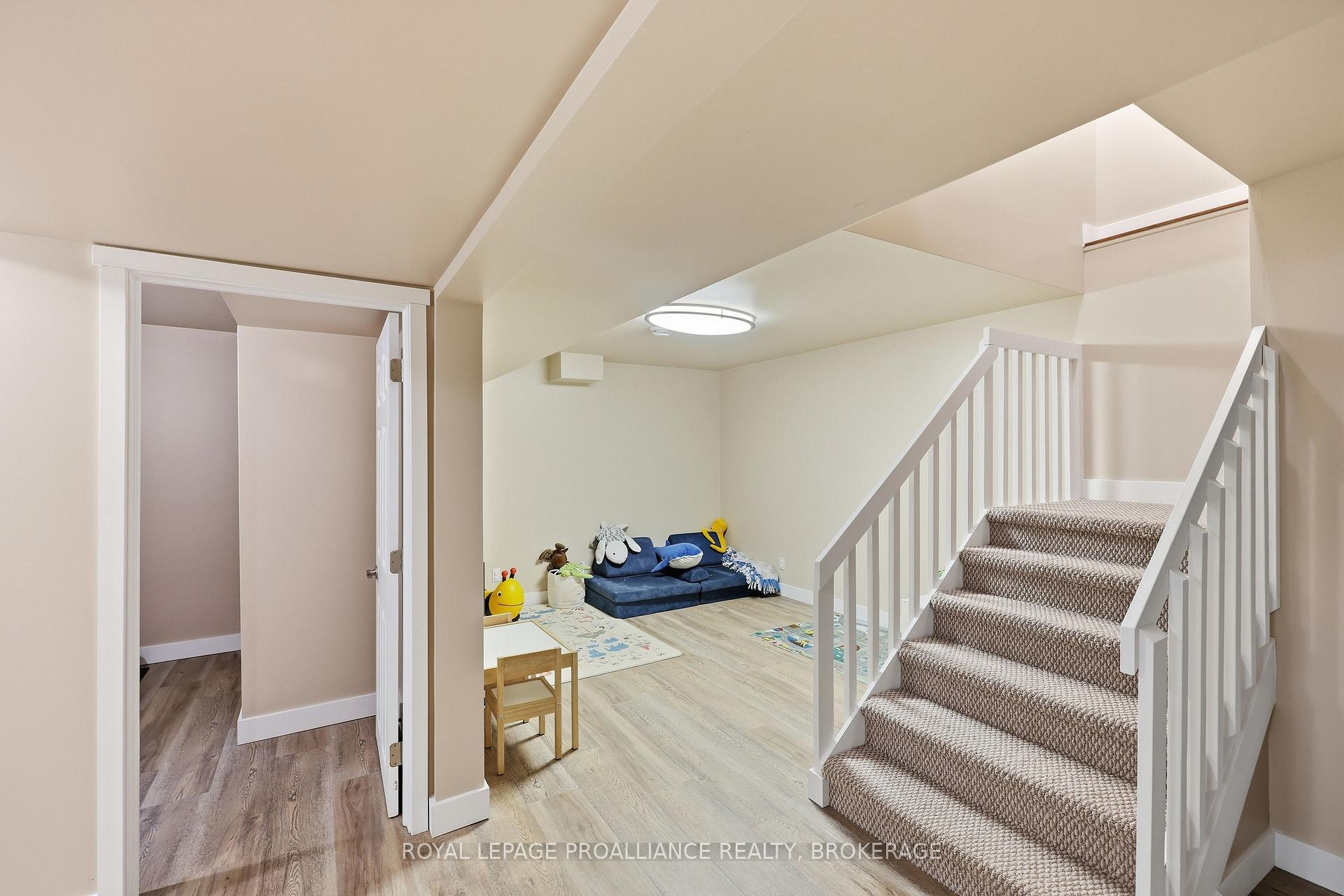 Photo 25 of 124 Park Street, Greater Napanee, Greater Napanee — HOMEH