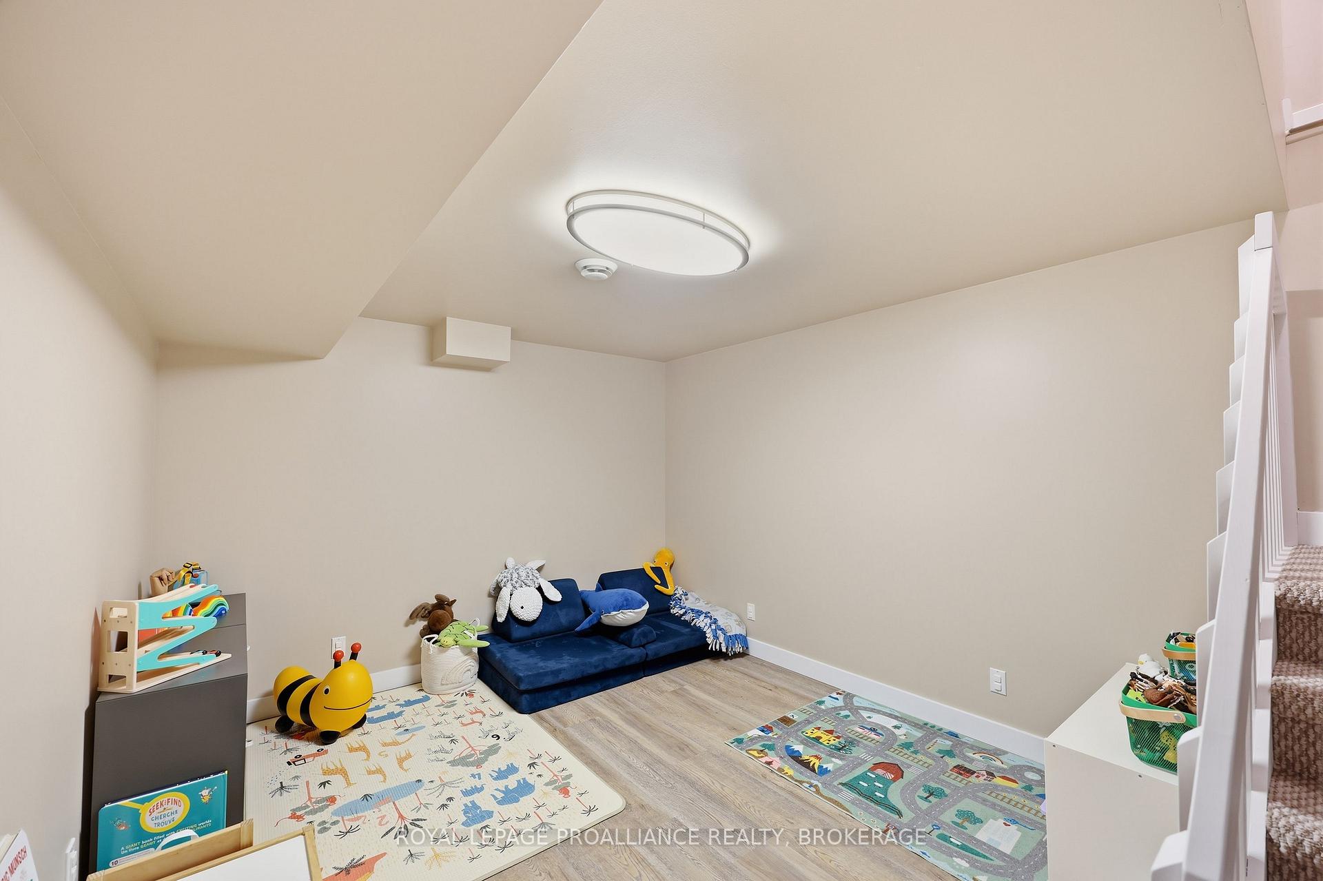 Photo 26 of 124 Park Street, Greater Napanee, Greater Napanee — HOMEH