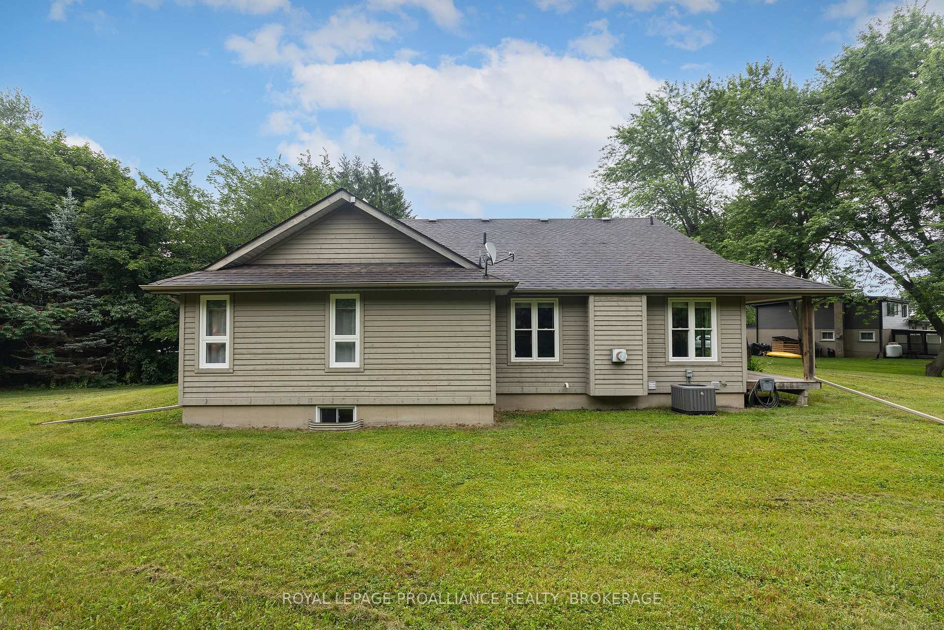 Photo 35 of 124 Park Street, Greater Napanee, Greater Napanee — HOMEH