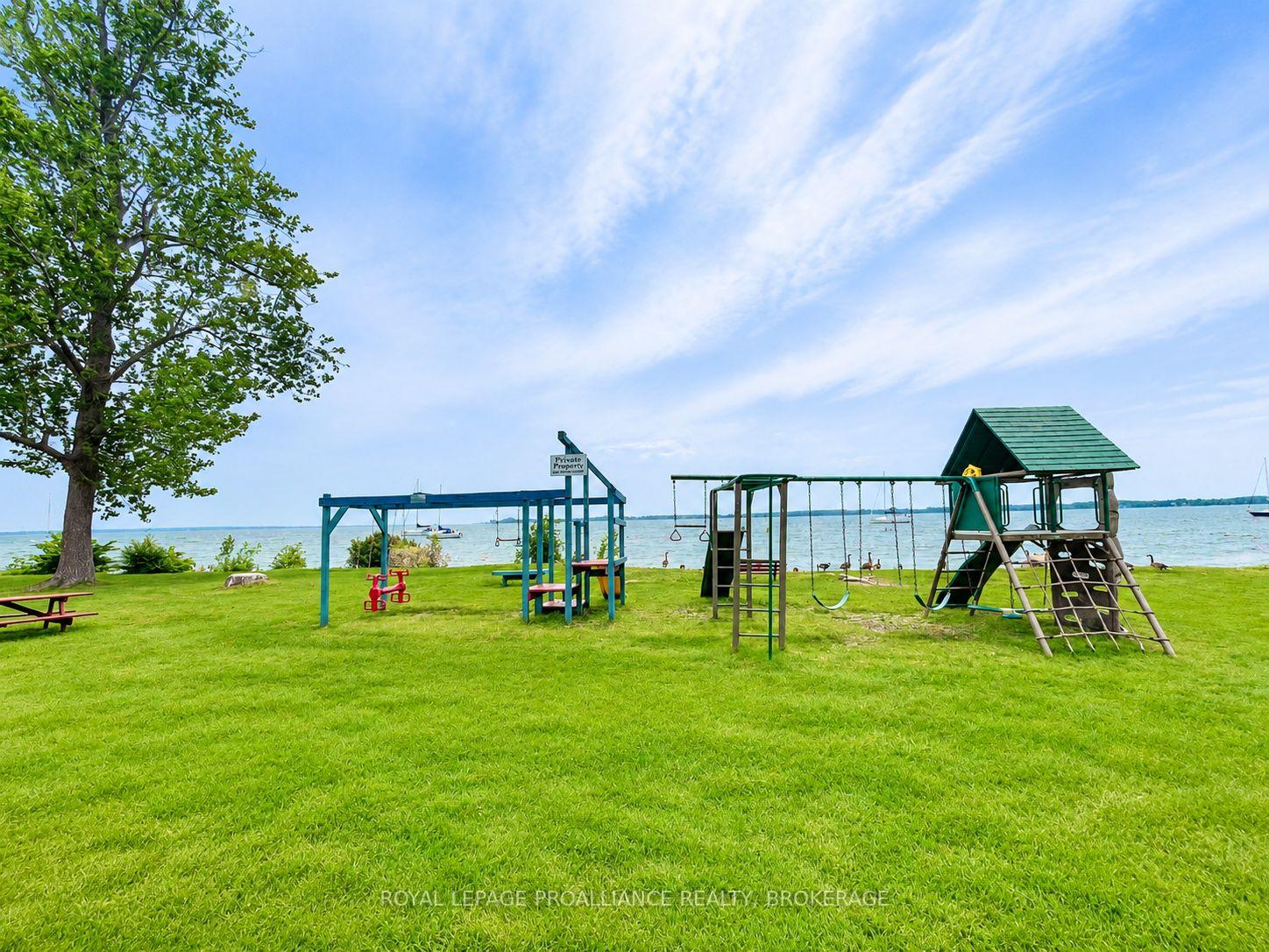 Photo 37 of 124 Park Street, Greater Napanee, Greater Napanee — HOMEH