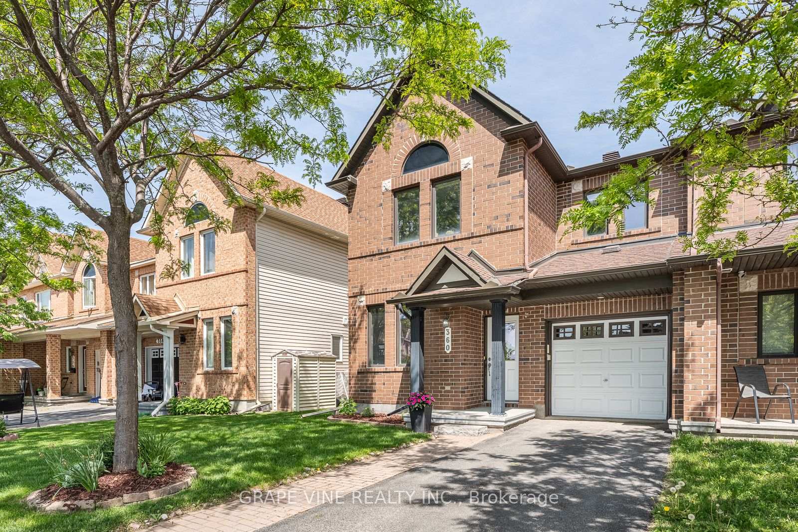 Photo 2 of 360 Balinroan Crescent, Ottawa, Barrhaven - Strandherd — HOMEH