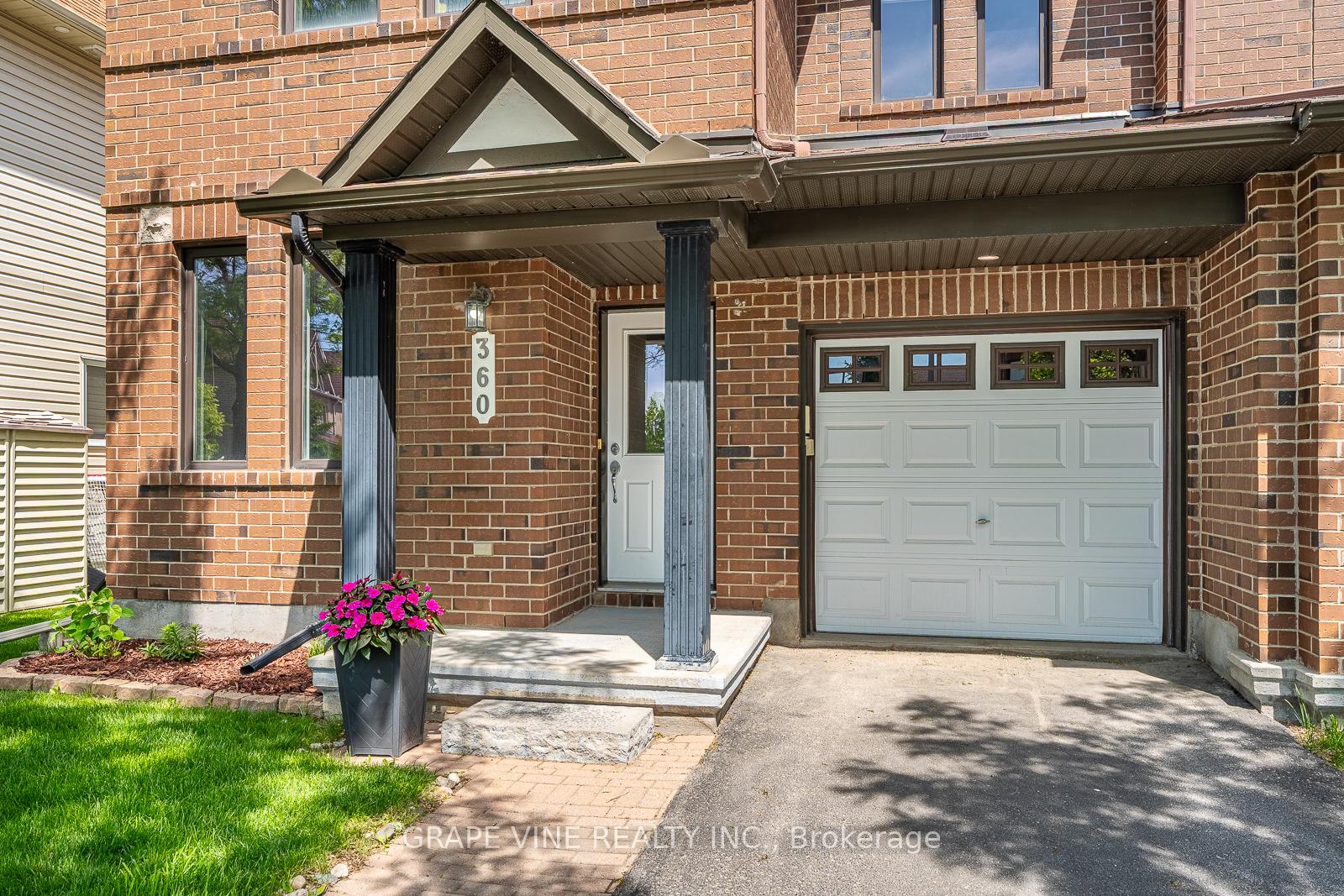 Photo 3 of 360 Balinroan Crescent, Ottawa, Barrhaven - Strandherd — HOMEH