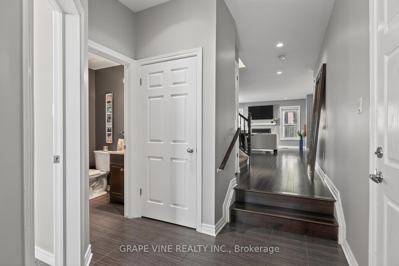 Photo 6 of 360 Balinroan Crescent, Ottawa, Barrhaven - Strandherd — HOMEH