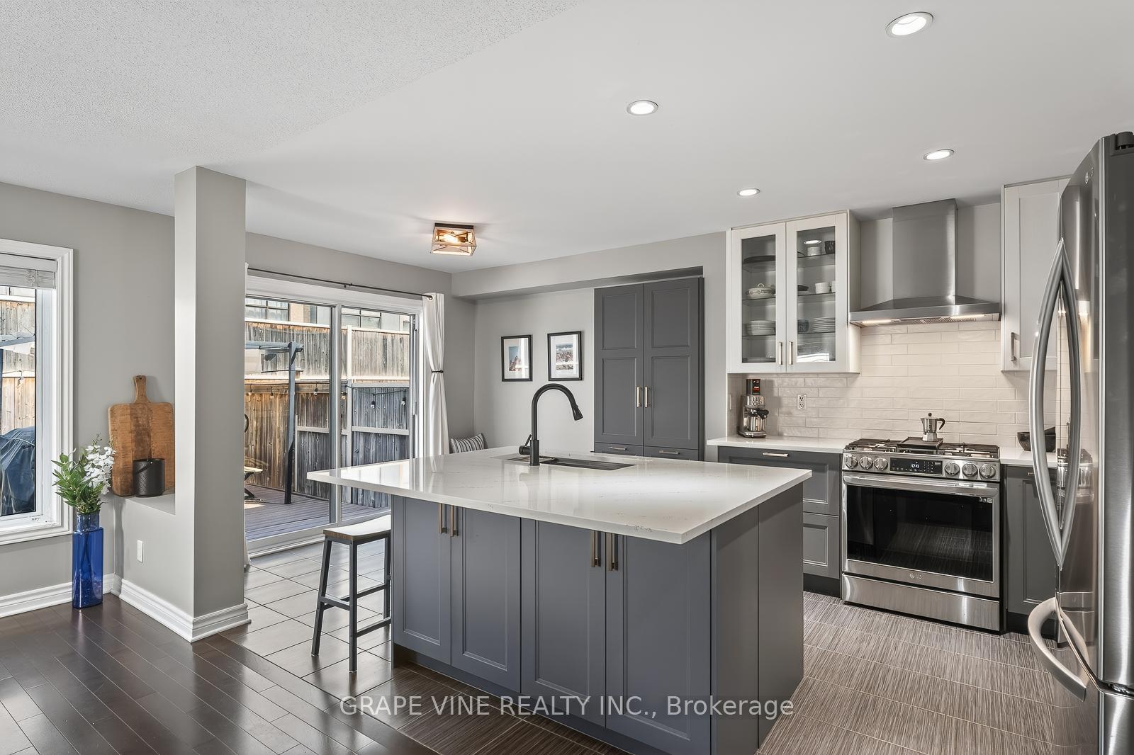 Photo 14 of 360 Balinroan Crescent, Ottawa, Barrhaven - Strandherd — HOMEH