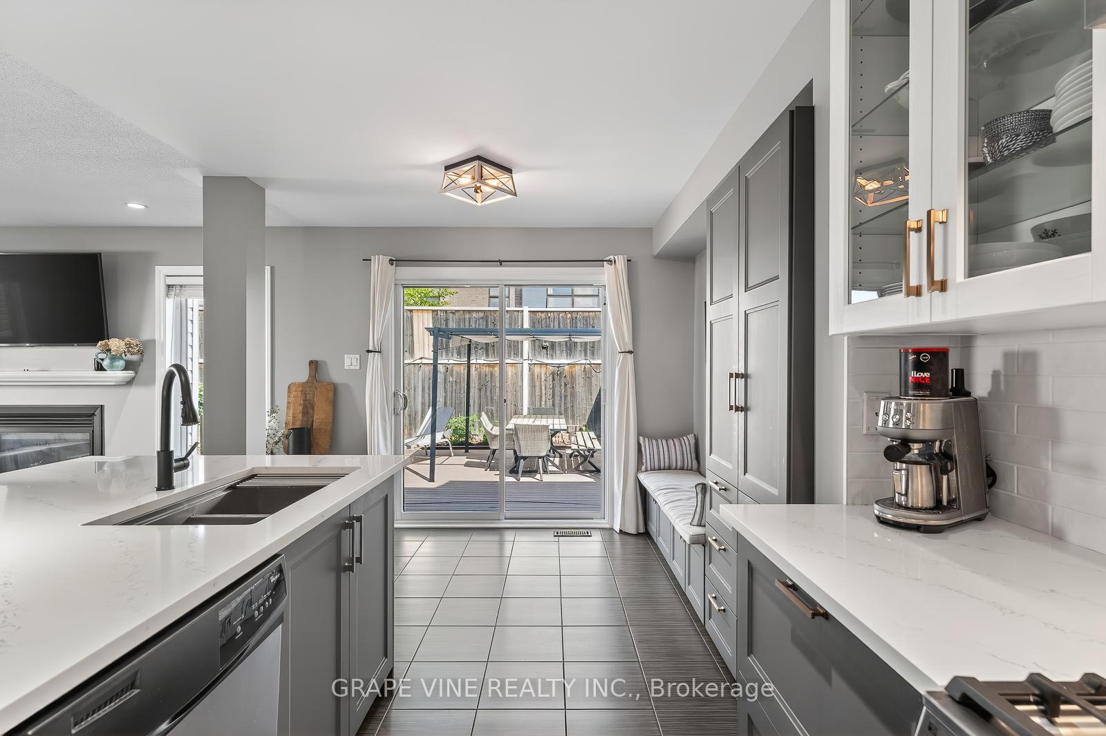 Photo 15 of 360 Balinroan Crescent, Ottawa, Barrhaven - Strandherd — HOMEH