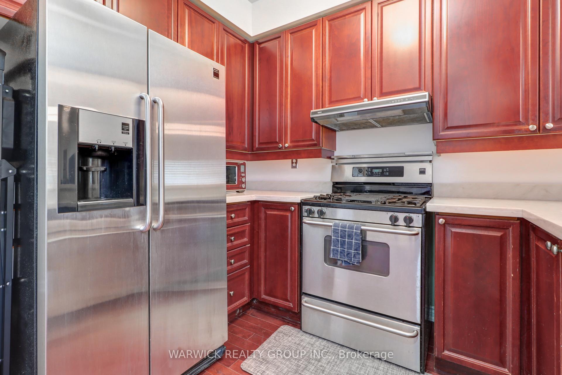 Photo 13 of Unit 10, 645 Davenport Road, Toronto, Casa Loma — HOMEH