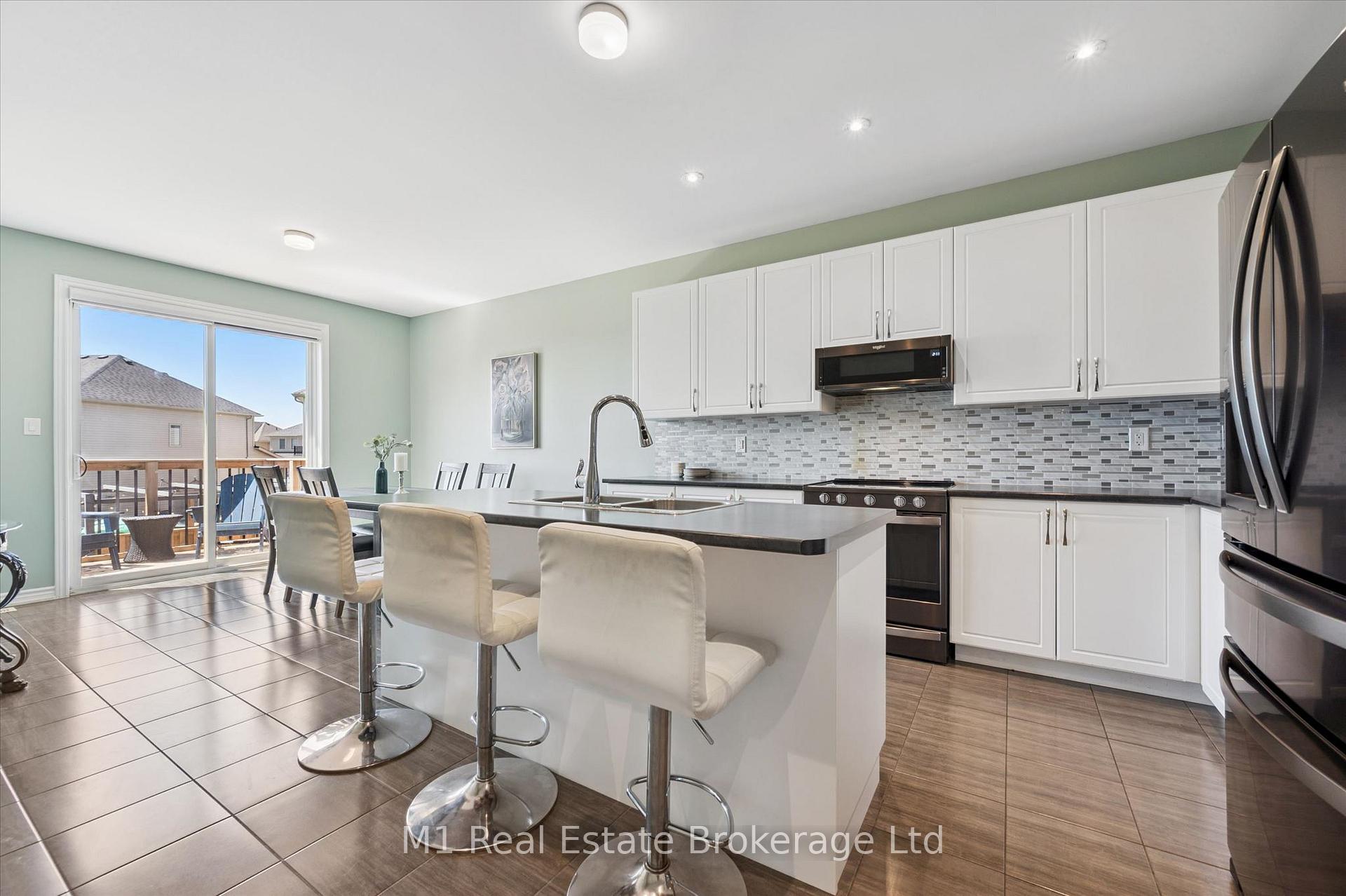 Photo 5 of 135 Farley Road, Centre Wellington, Fergus — HOMEH