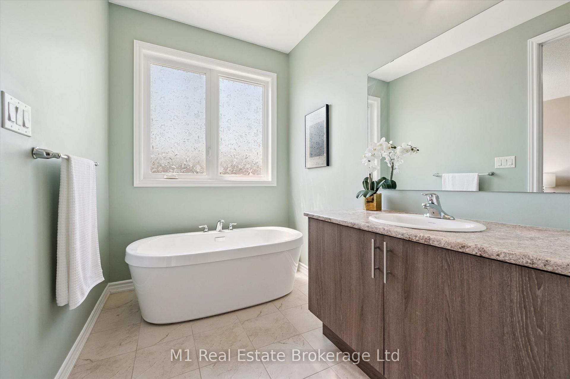 Photo 11 of 135 Farley Road, Centre Wellington, Fergus — HOMEH