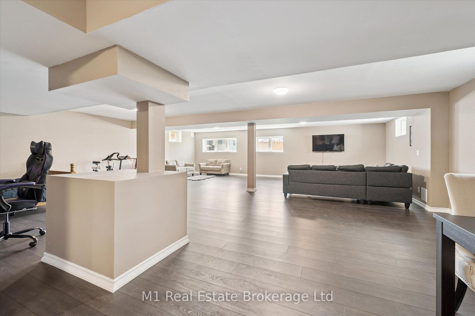 Photo 18 of 135 Farley Road, Centre Wellington, Fergus — HOMEH