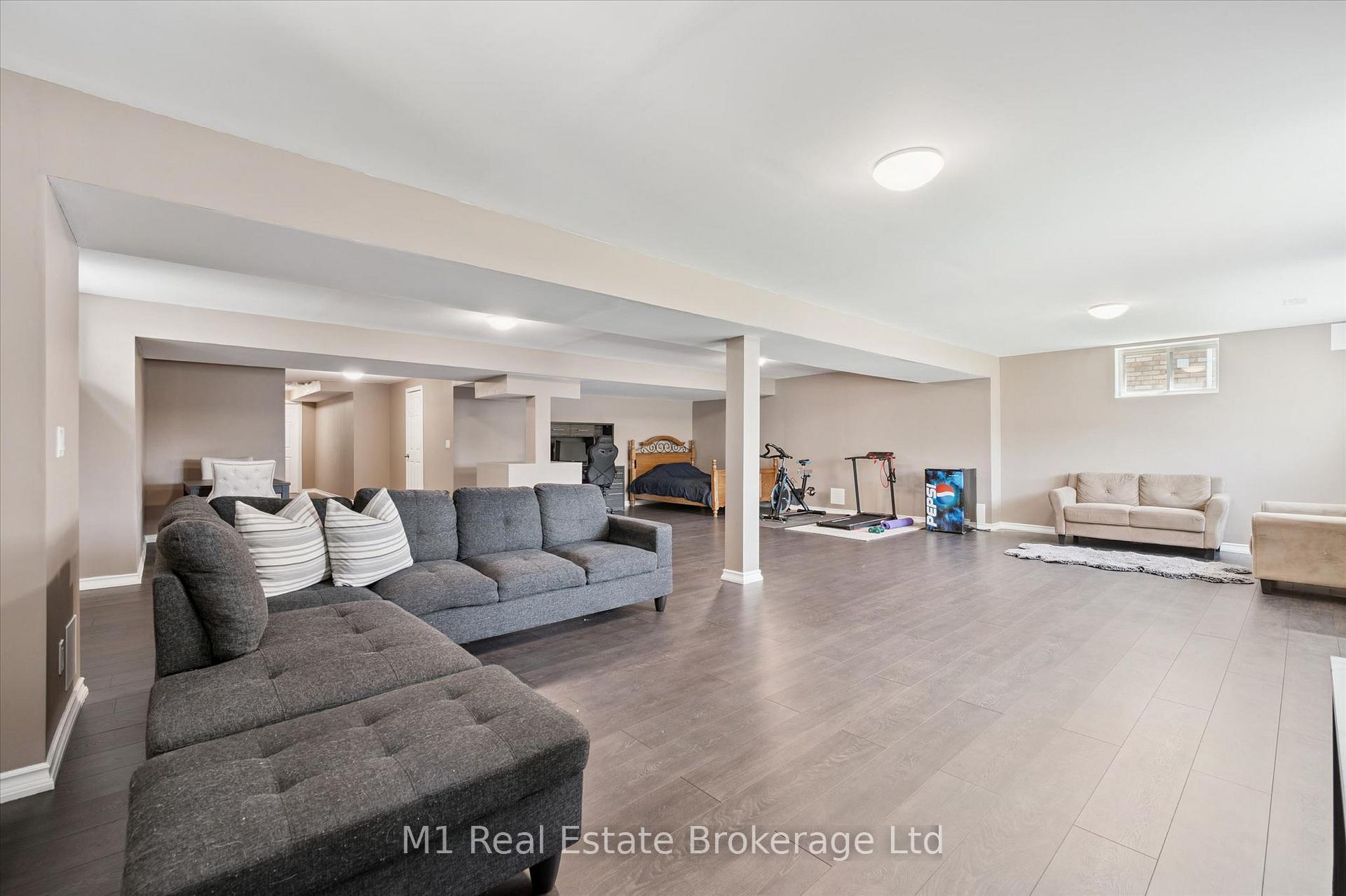 Photo 20 of 135 Farley Road, Centre Wellington, Fergus — HOMEH