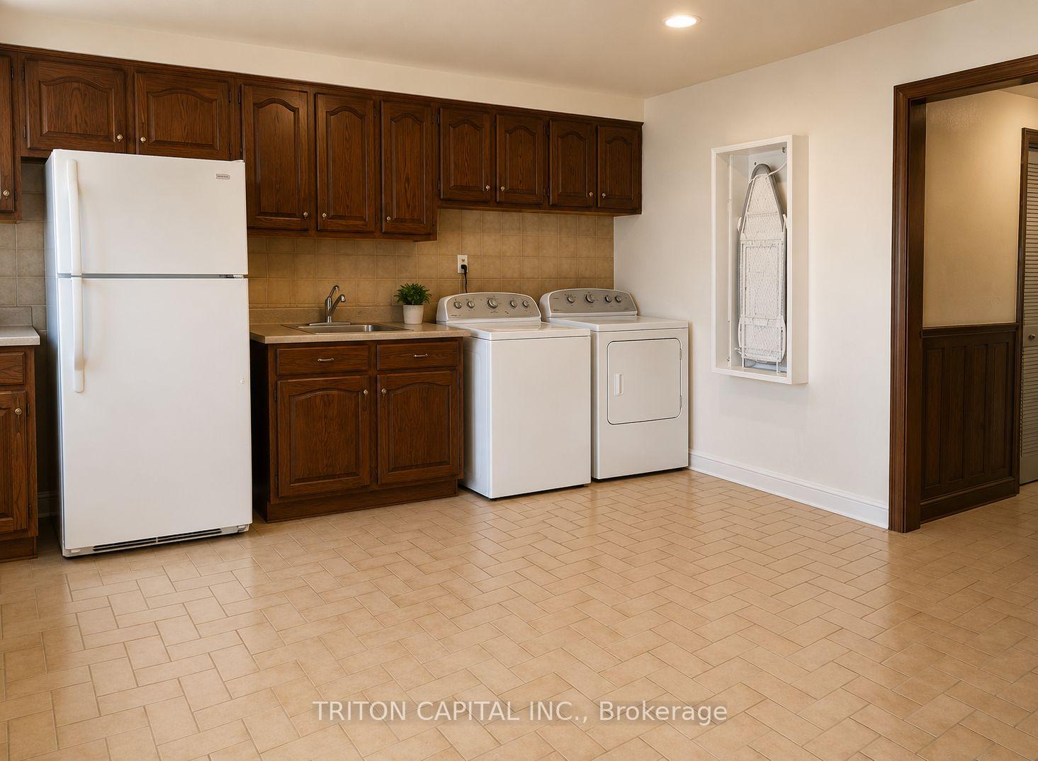Photo 3 of 164 Jules Avenue, Vaughan, East Woodbridge — HOMEH