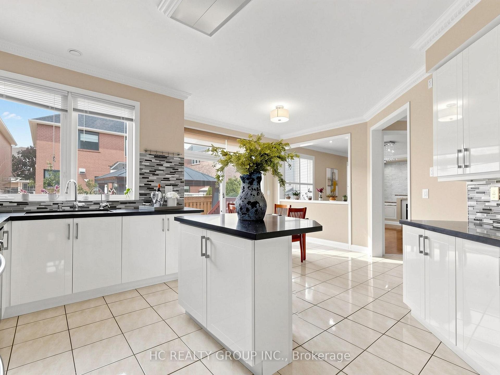 Photo 66 of 18 Saxony Drive, Markham, Berczy — HOMEH