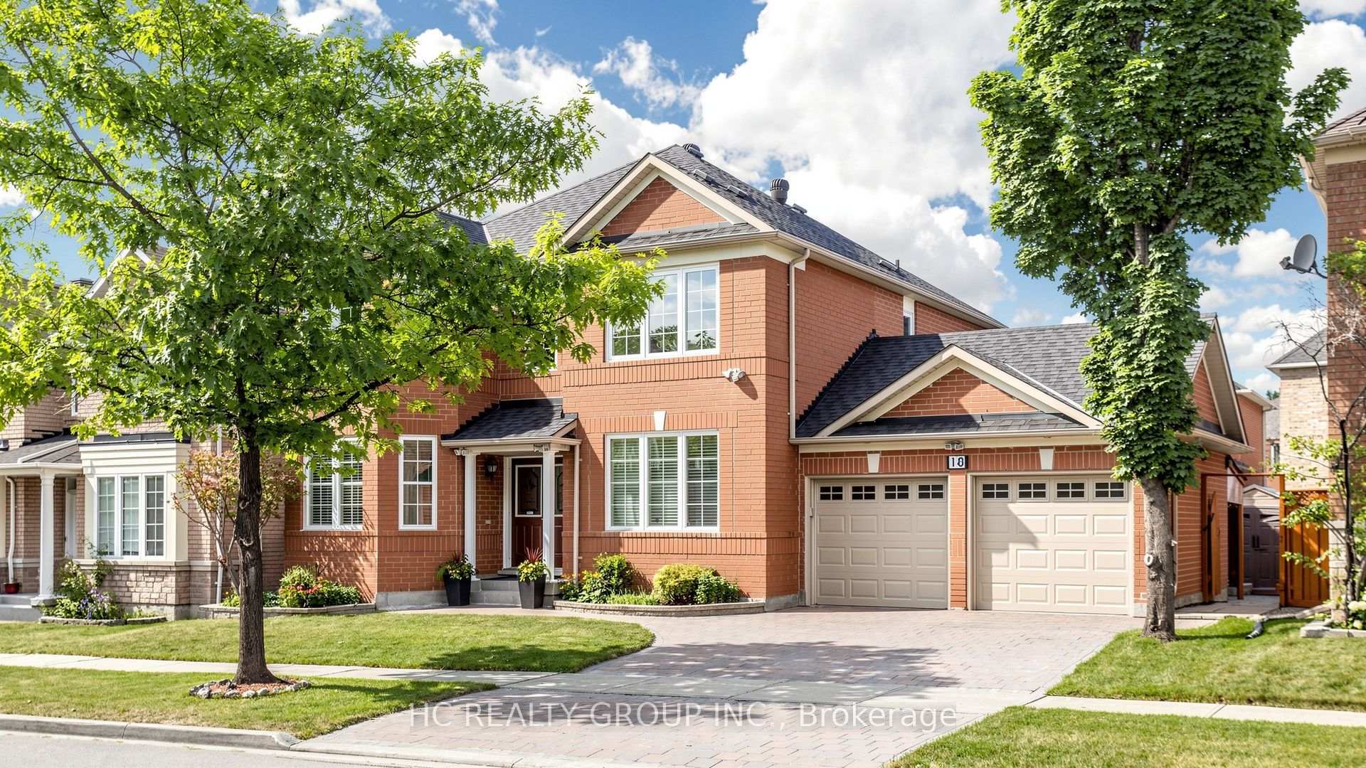 Photo 3 of 18 Saxony Drive, Markham, Berczy — HOMEH