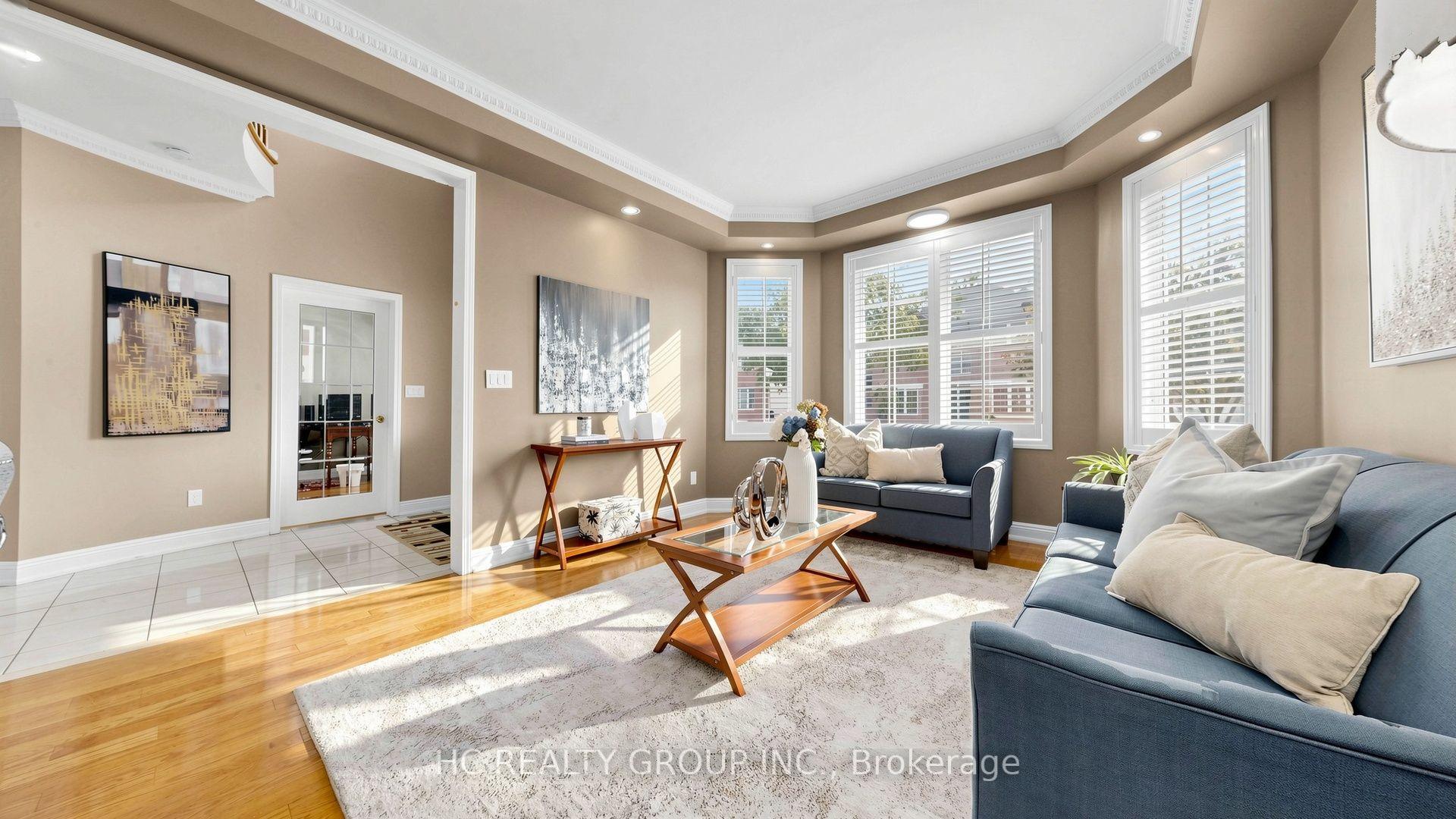 Photo 5 of 18 Saxony Drive, Markham, Berczy — HOMEH