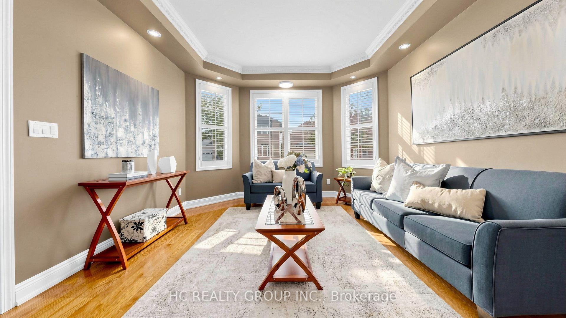 Photo 6 of 18 Saxony Drive, Markham, Berczy — HOMEH