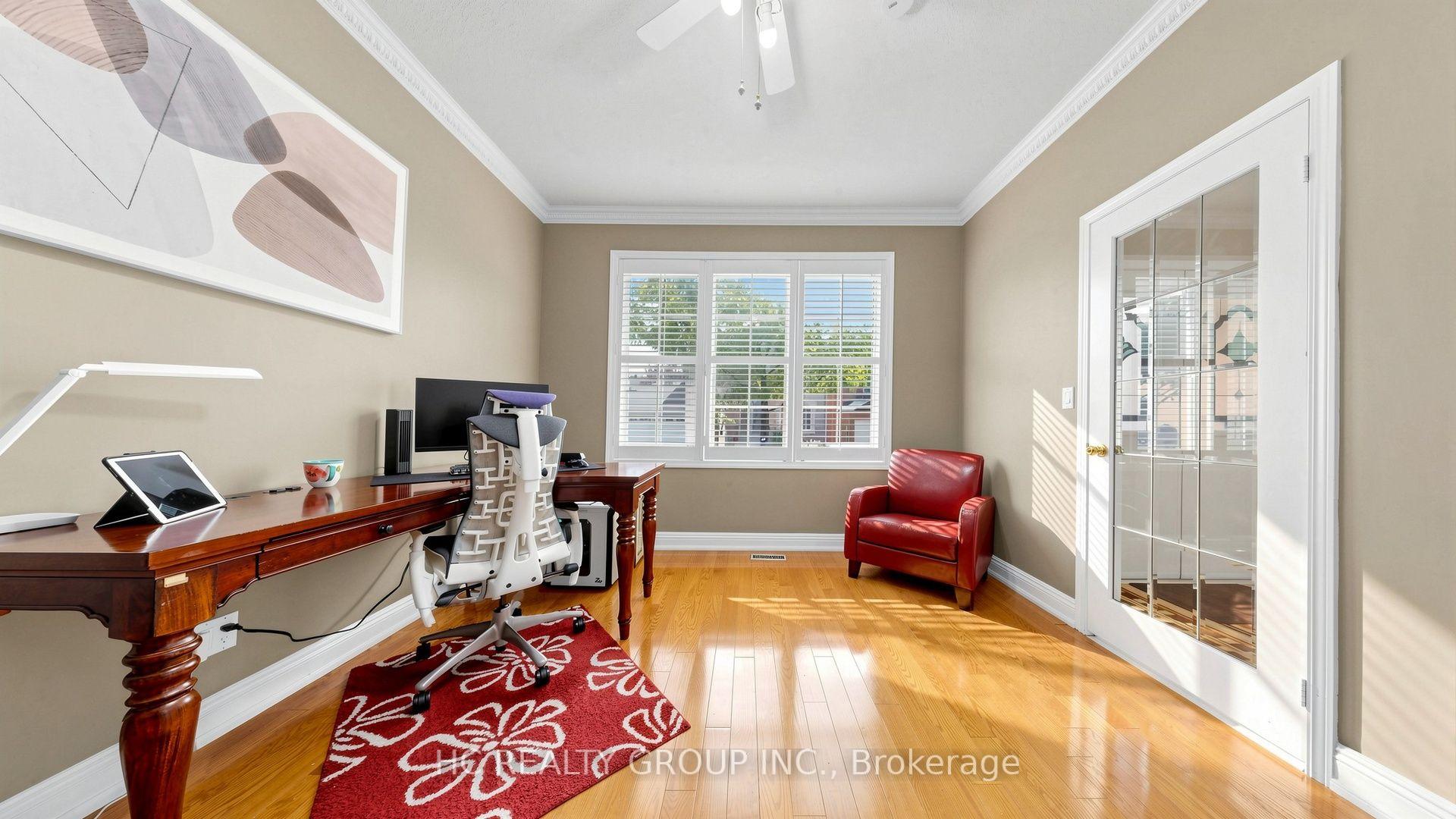 Photo 9 of 18 Saxony Drive, Markham, Berczy — HOMEH