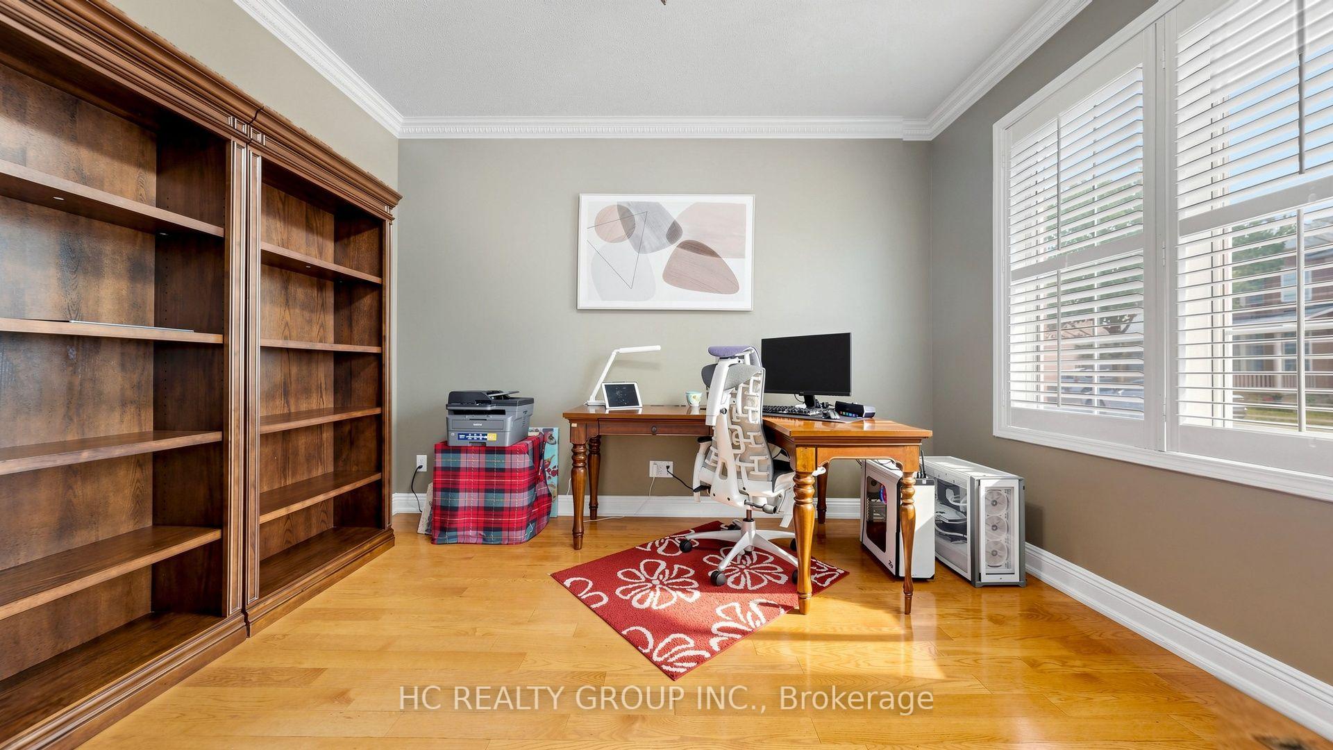 Photo 10 of 18 Saxony Drive, Markham, Berczy — HOMEH