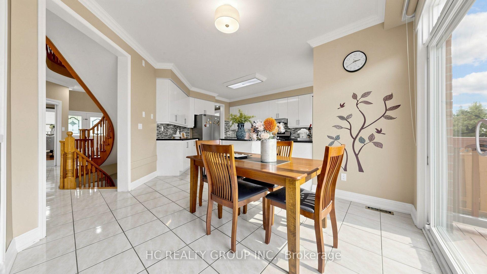 Photo 15 of 18 Saxony Drive, Markham, Berczy — HOMEH