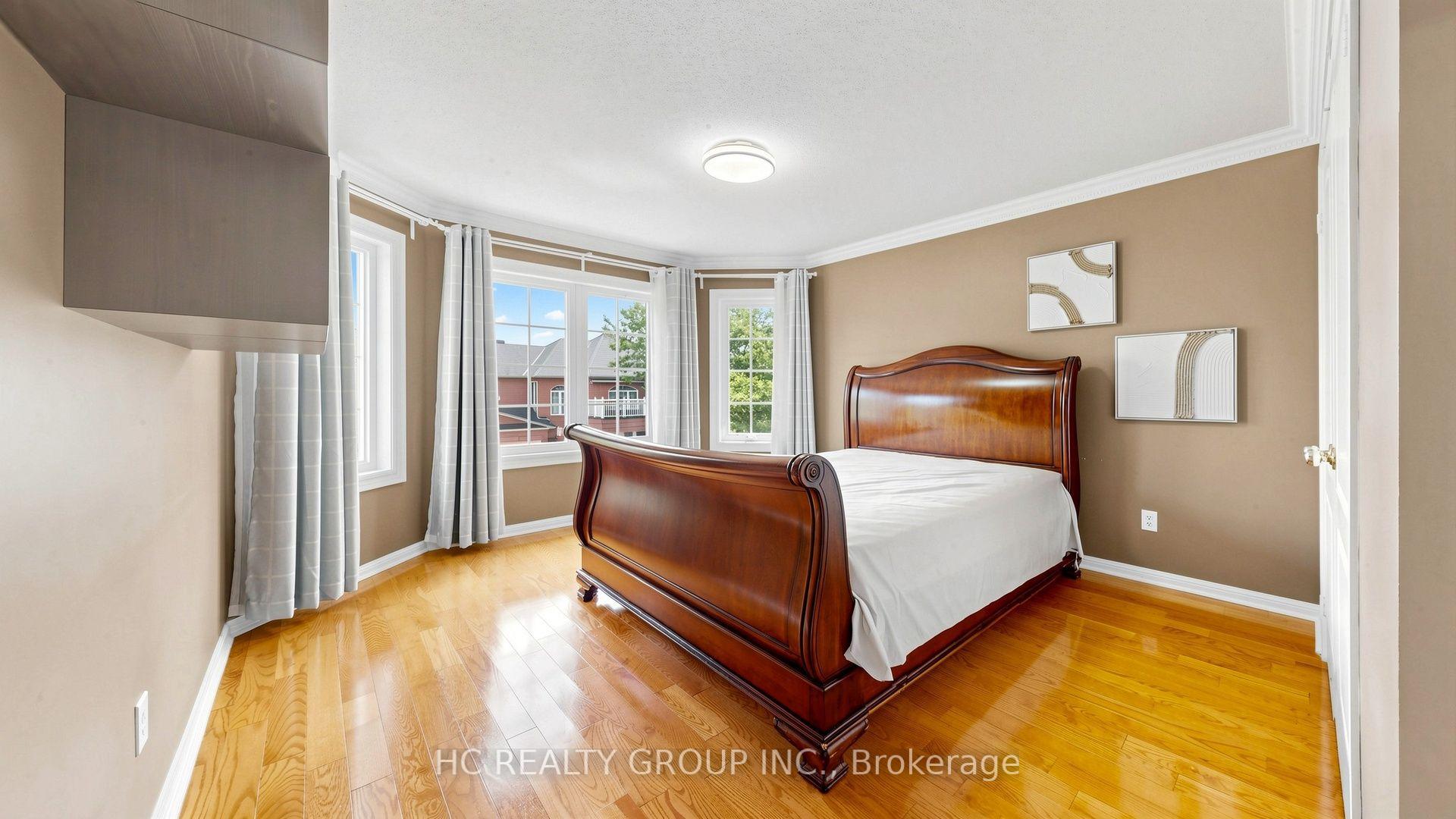 Photo 24 of 18 Saxony Drive, Markham, Berczy — HOMEH