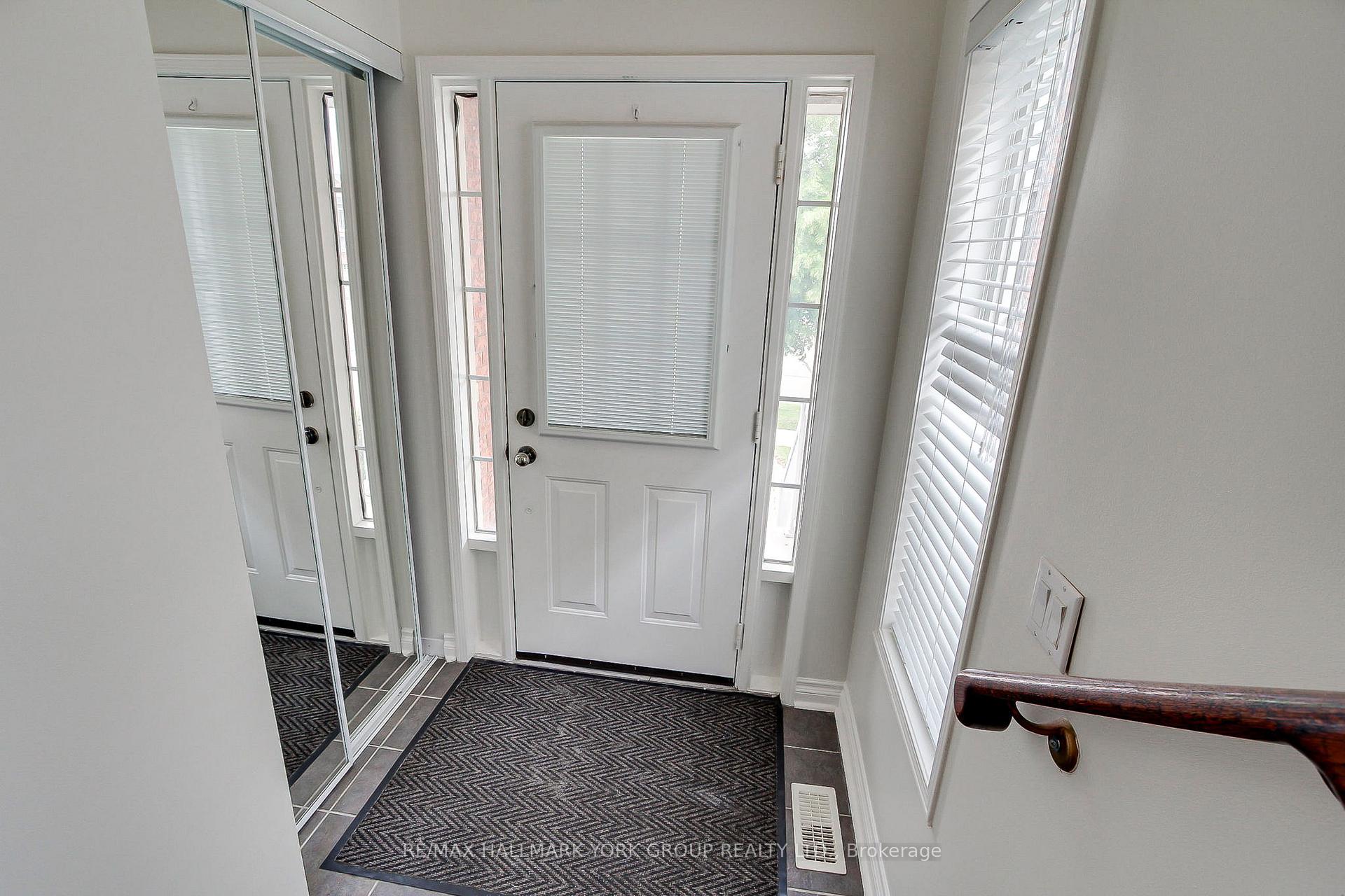 Photo 4 of 39 Millcliff Circle, Aurora, Aurora Grove — HOMEH