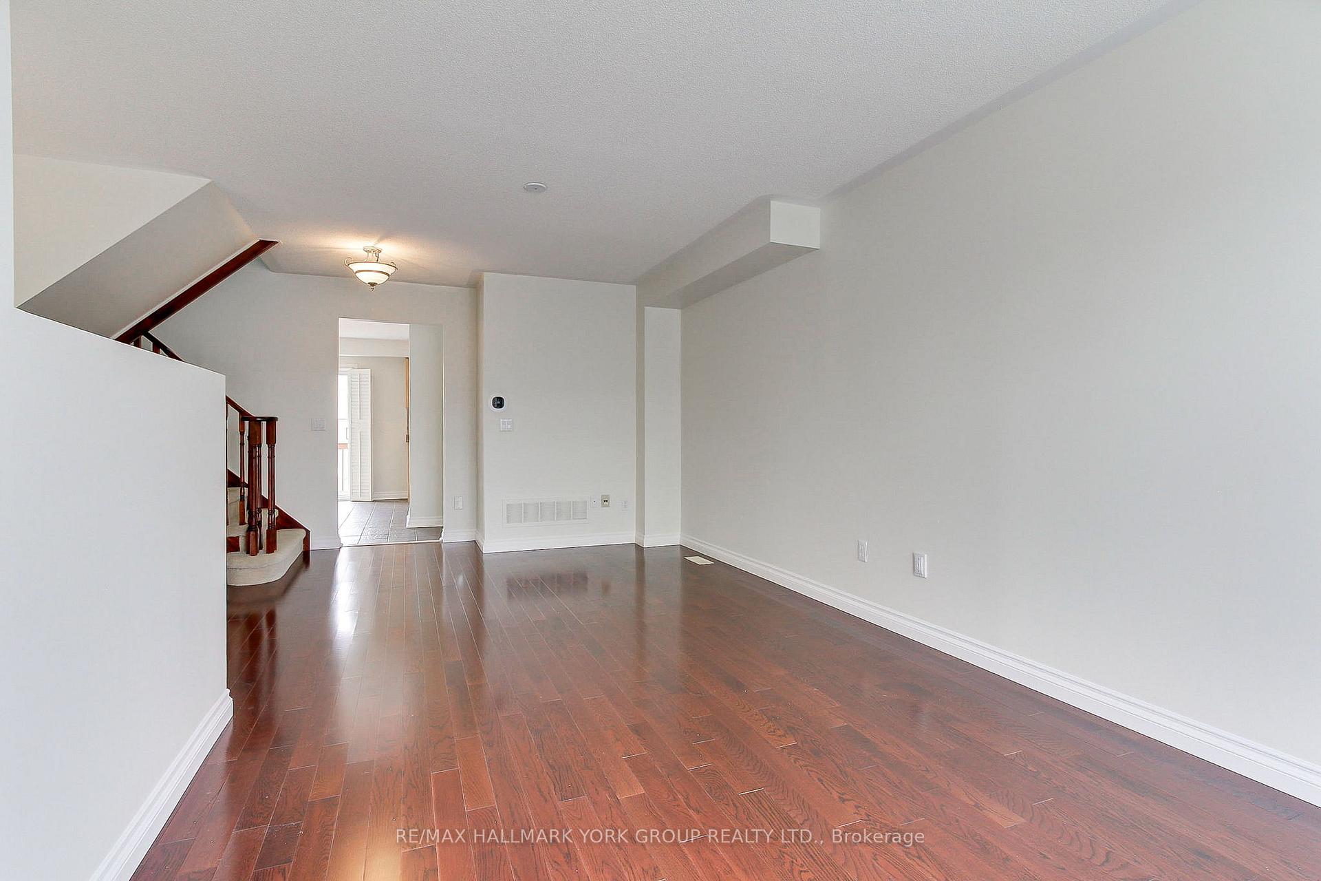 Photo 24 of 39 Millcliff Circle, Aurora, Aurora Grove — HOMEH