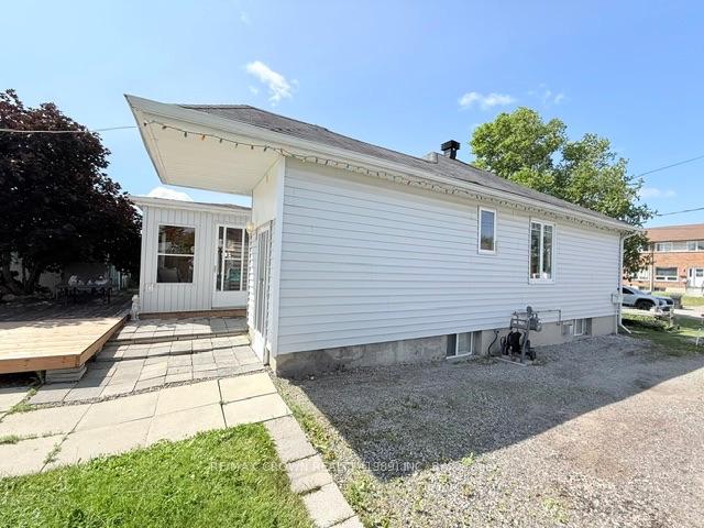 Photo 5 of 16 Ontario Street, Kapuskasing — HOMEH