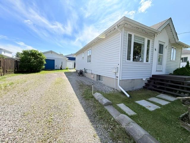 Photo 6 of 16 Ontario Street, Kapuskasing — HOMEH