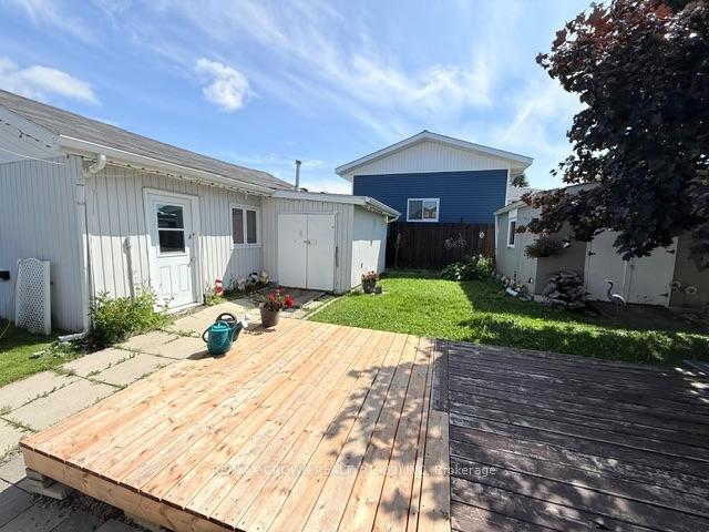 Photo 8 of 16 Ontario Street, Kapuskasing — HOMEH