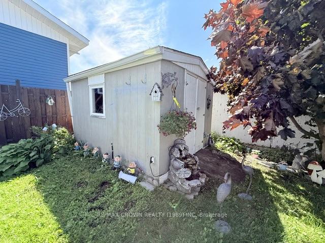 Photo 10 of 16 Ontario Street, Kapuskasing — HOMEH